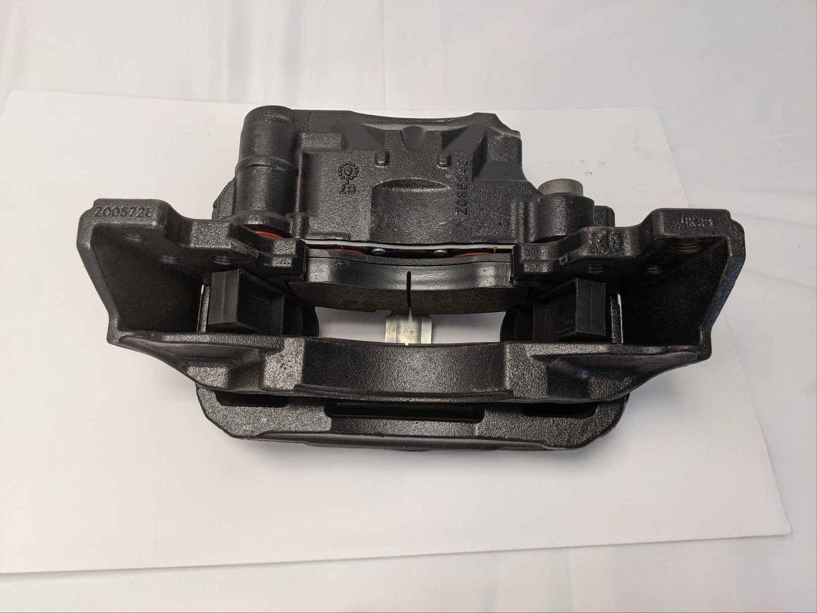 Bendix LH ADB22X Front Disc Brake Caliper & Pad Assembly BW K136322