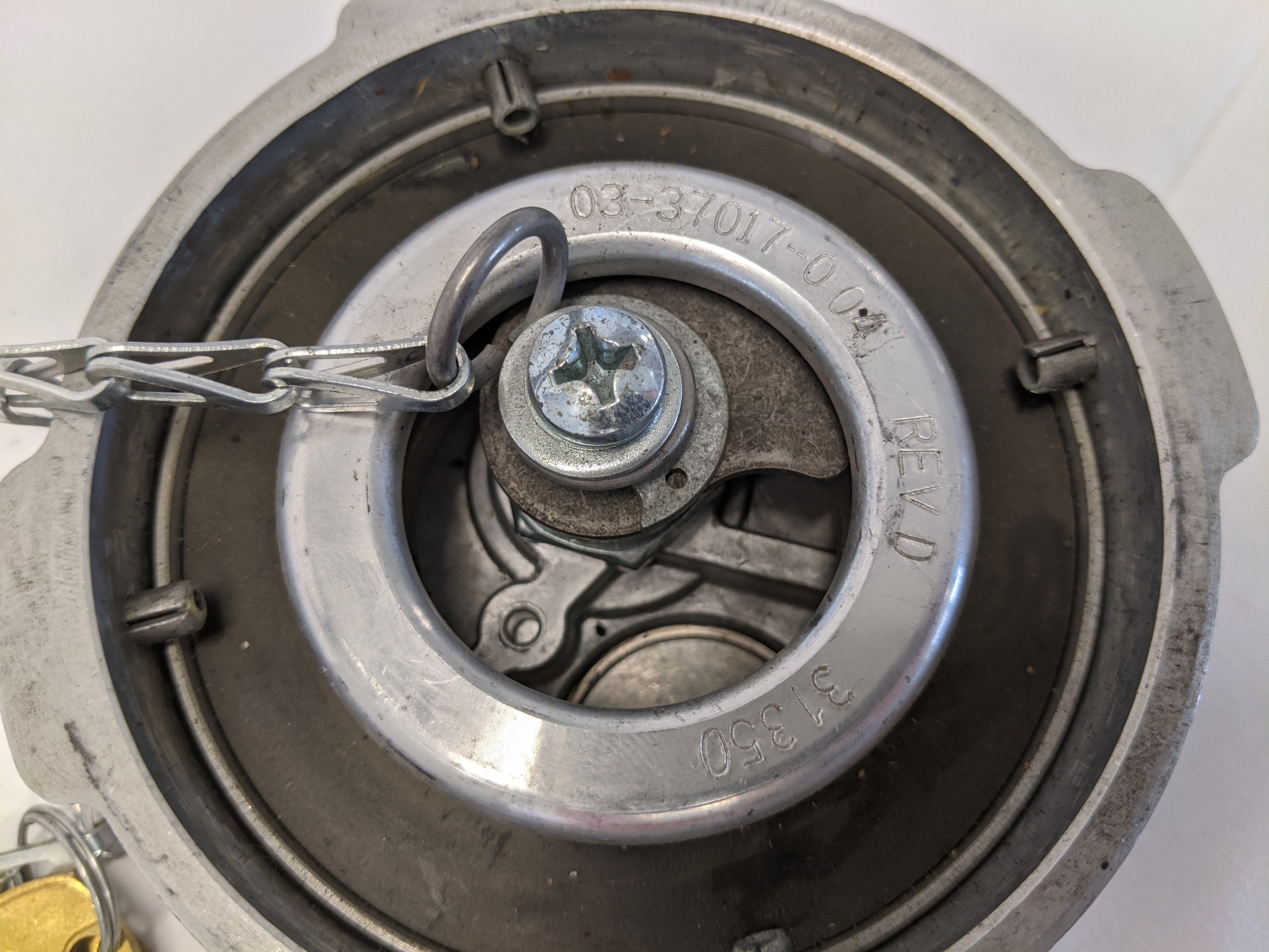 Freightliner Quarter-Turn Locking Fuel Tank Cap w/ Keys - P/N 03-37017-004 (4990948114518)