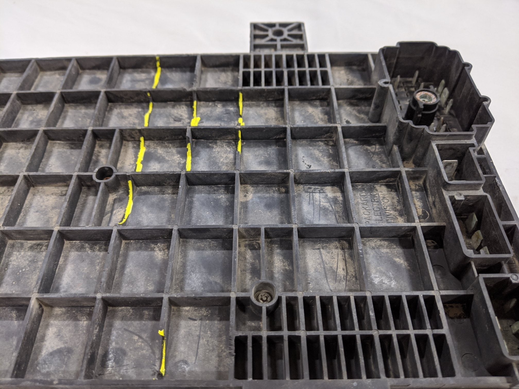 Damaged Freightliner Century, Columbia PDM Bare Fuse Box - P/N A06-24478-000 (10041178161468)