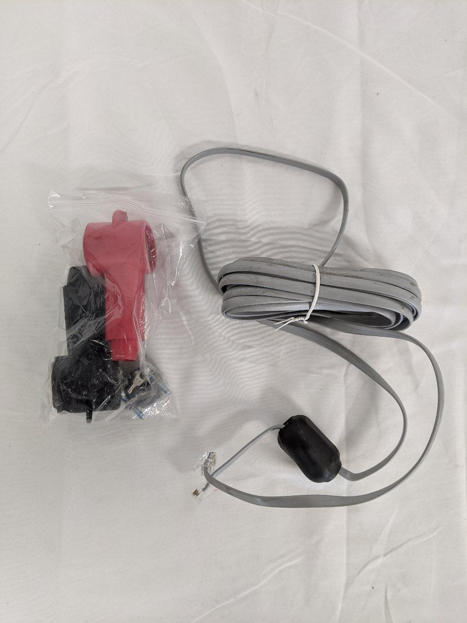 Damaged Eaton 12.1 V 1800W No Charge Inverter - P/N A66-06279-001 (9072056140092)