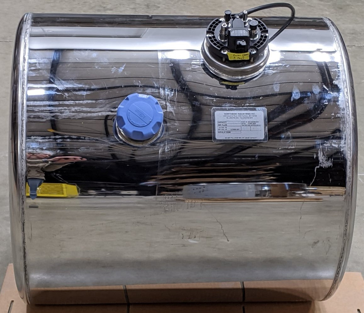 Damaged Mercedes Benz Header 04-34575-000 w/ 53 Gal. DEF Tank A04-32229-003 (9172683096380)