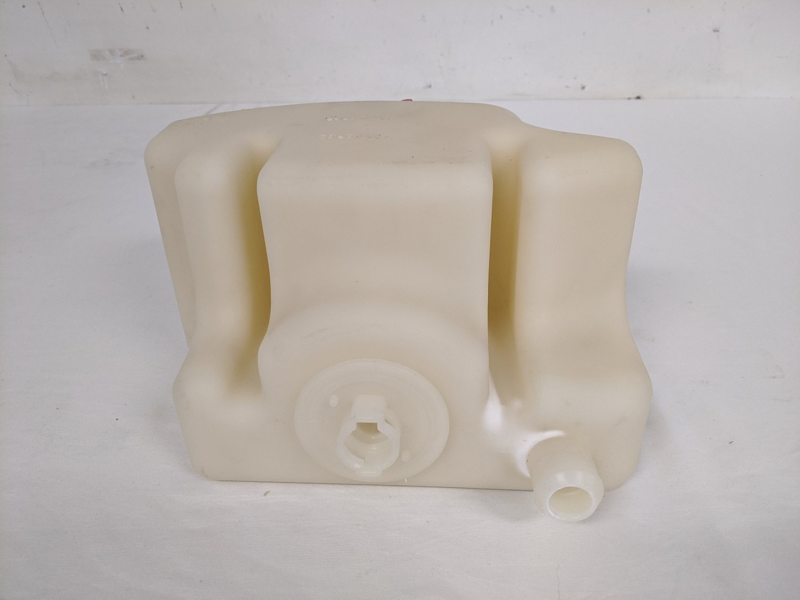 Freightliner eM2 (Electric M2) Battery Surge Tank - P/N A05-36952-002 (9136477405500)