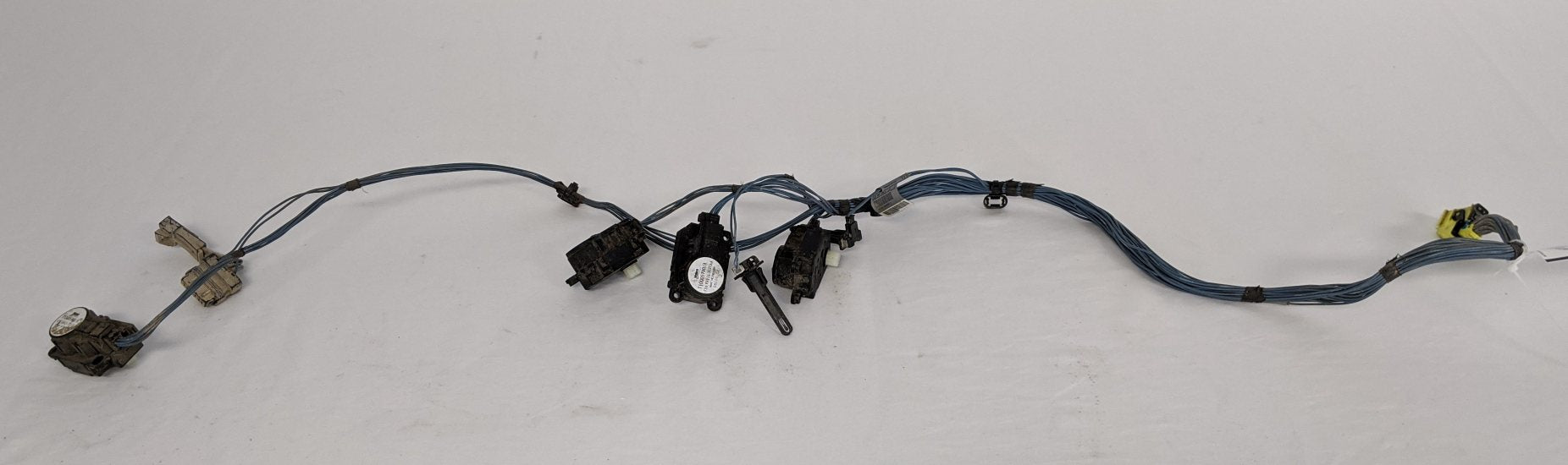 Used FTL Old Style Cascadia HVAC Wiring Harness With Actuators - P/N T1005532B (9627096187196)