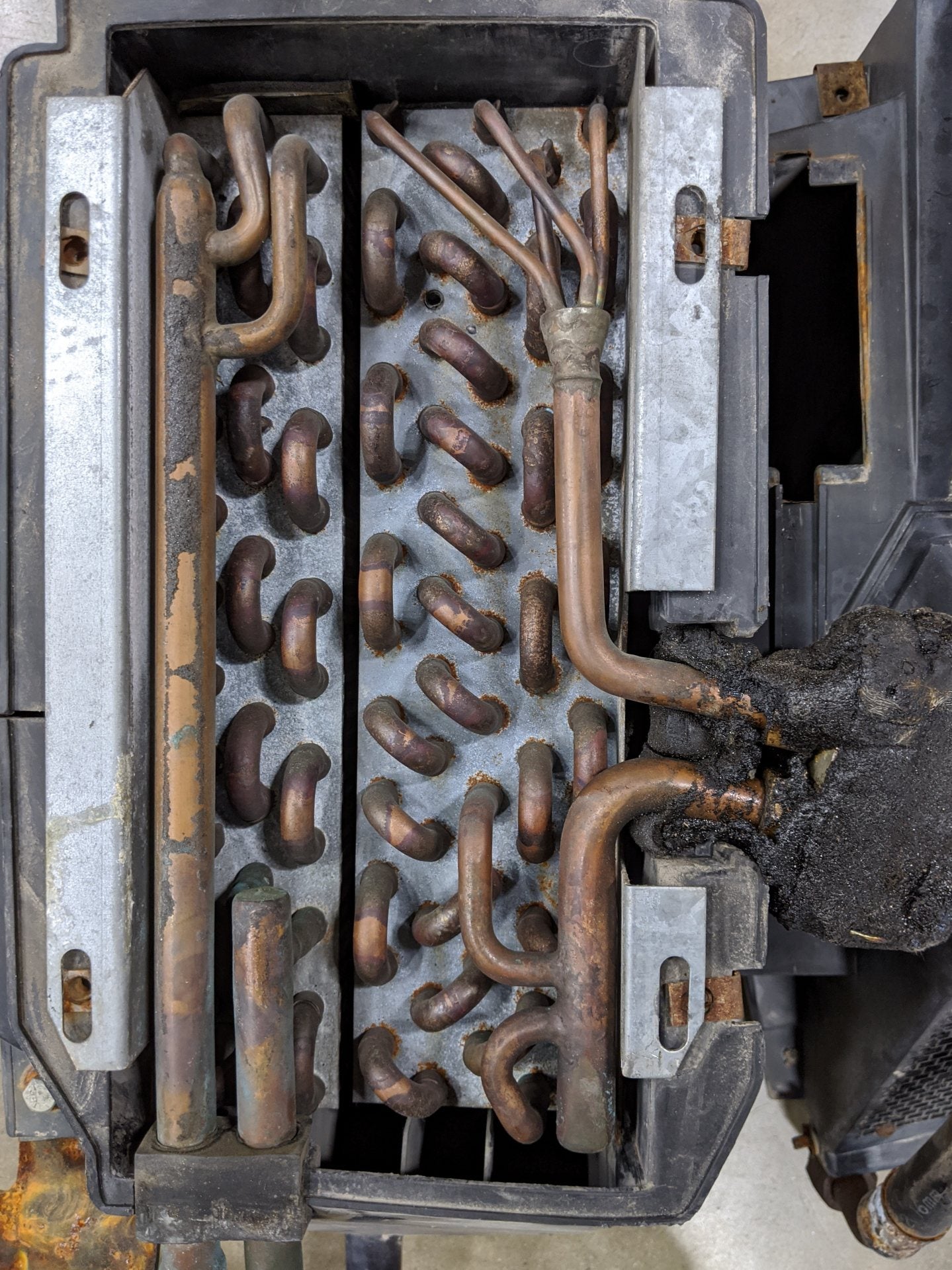 *Cracked Bracket* Freightliner FLD Cab HVAC Unit - P/N A22-38803-000 (9726513643836)