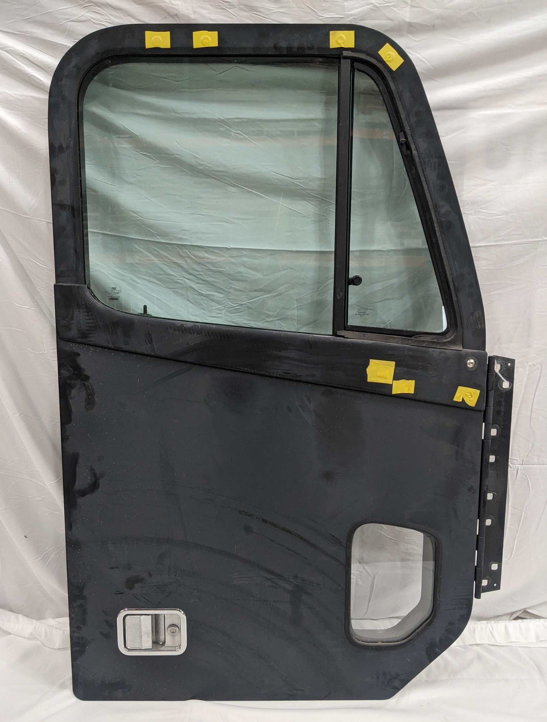 Used Freightliner Columbia/Coronado RH Door Assembly - P/N A18-52476-016 (8292982456636)