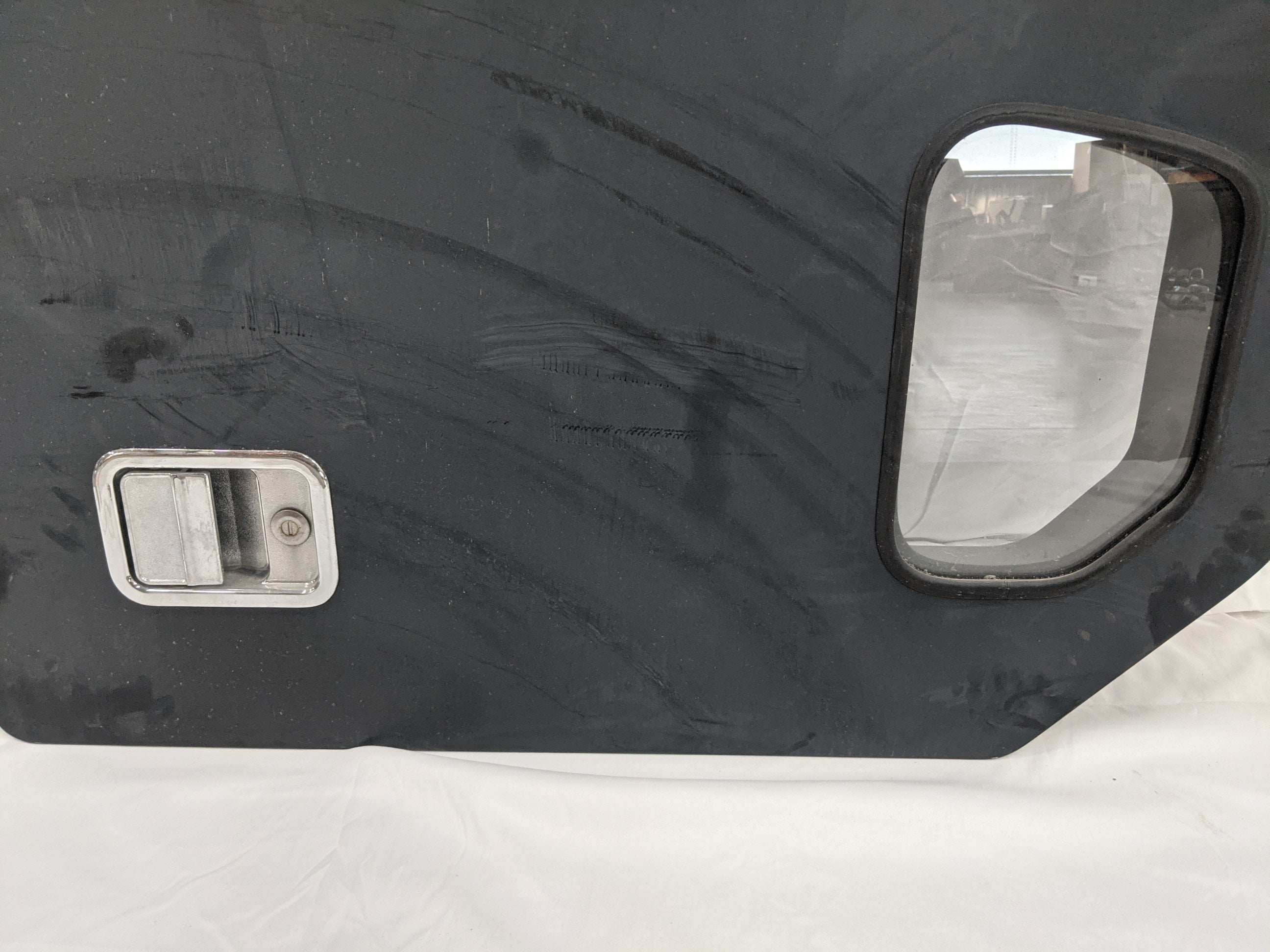 Used Freightliner Columbia/Coronado RH Door Assembly - P/N A18-52476-016 (8292982456636)