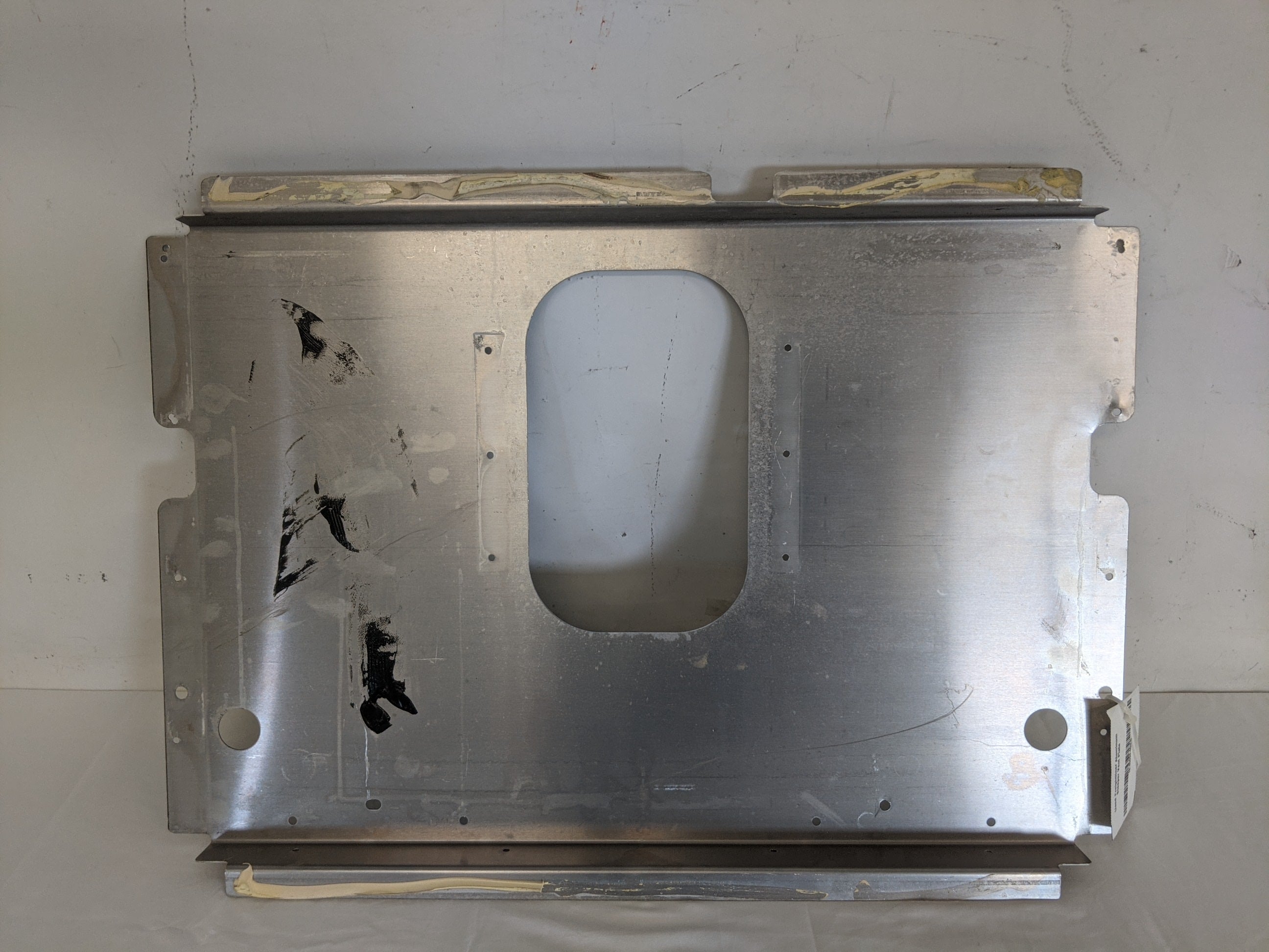 Used Freightliner Aluminum Sleeper Vent Plate - P/N 18-40096-003 (8754235572540)