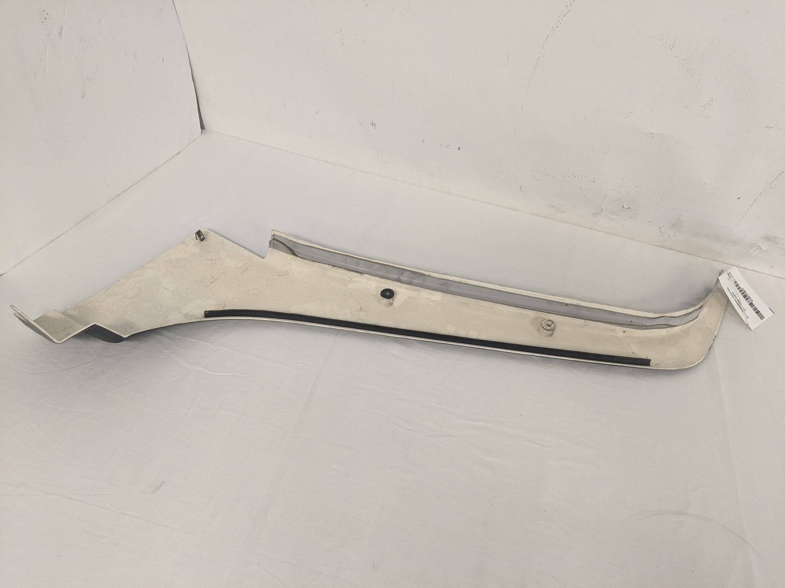 Used Freightliner Columbia LH A-Pillar Cover - P/N 18-40816-000, A18-41843-000 (8310731866428)