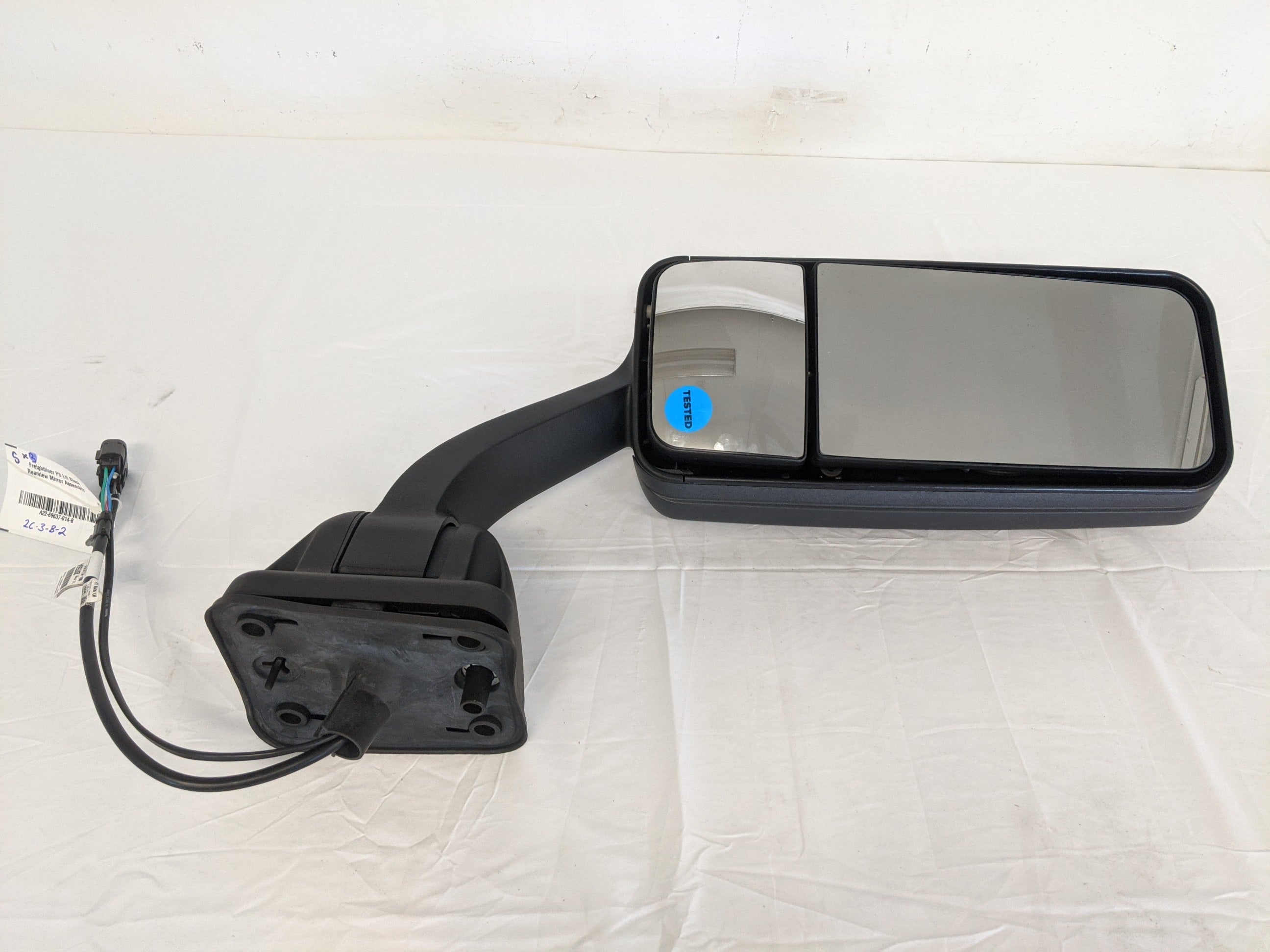 Freightliner P3 LH Black Rearview Mirror Assembly - P/N A22-69637-014 (8336675111228)