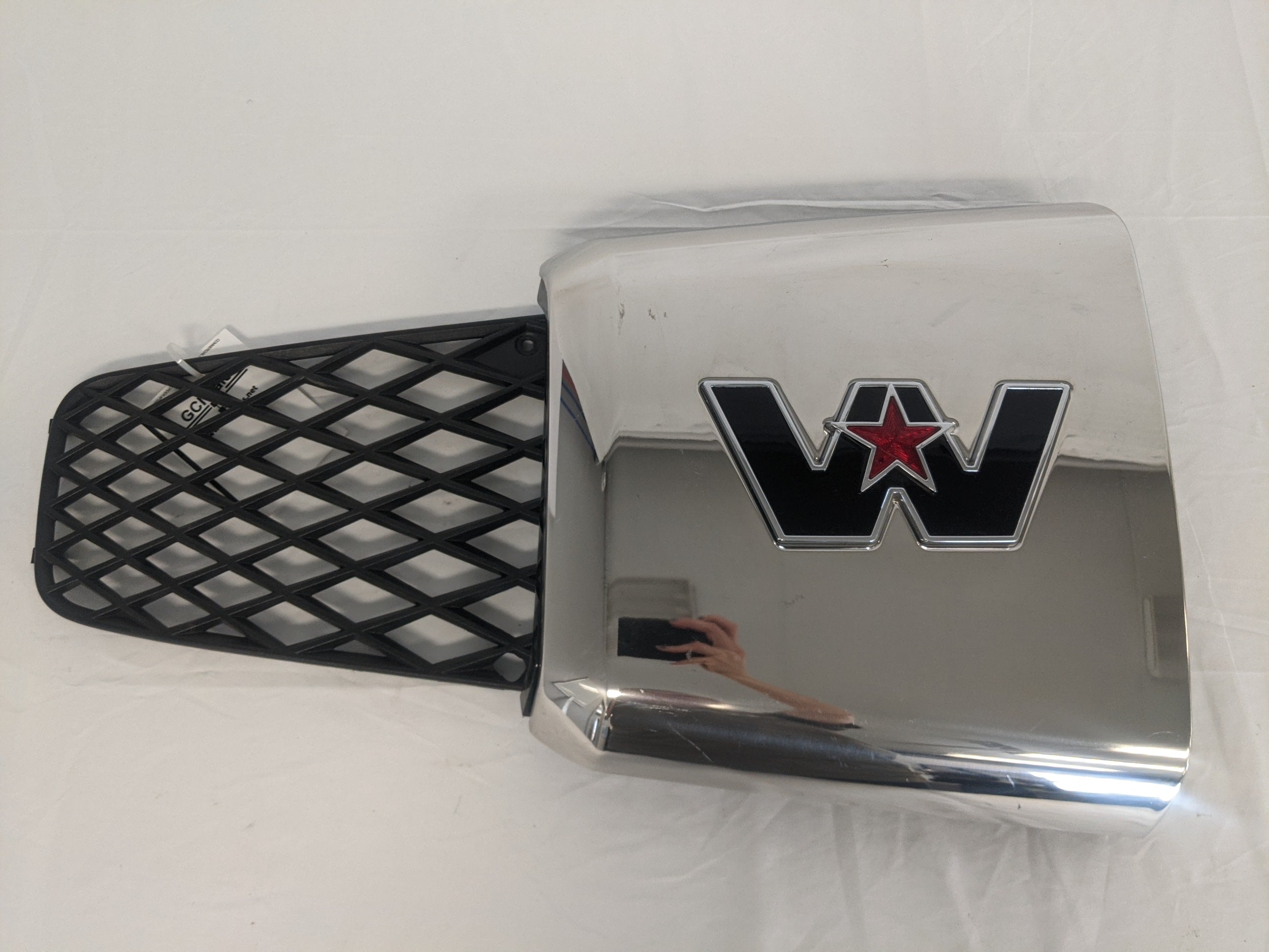 Damaged Western Star LH Hood Mounted Air Intake Grille - P/N A17-21823-006 (8403385385276)