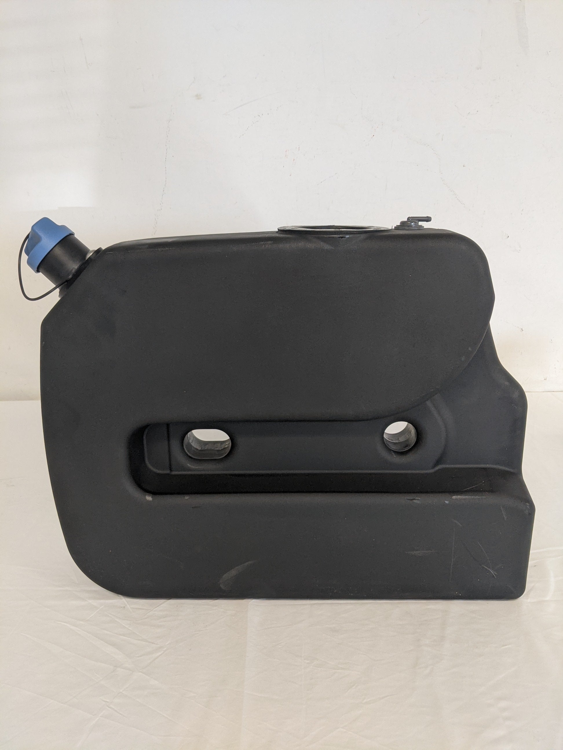 Freightliner 6 Gal DEF Tank - P/N 04-31371-000