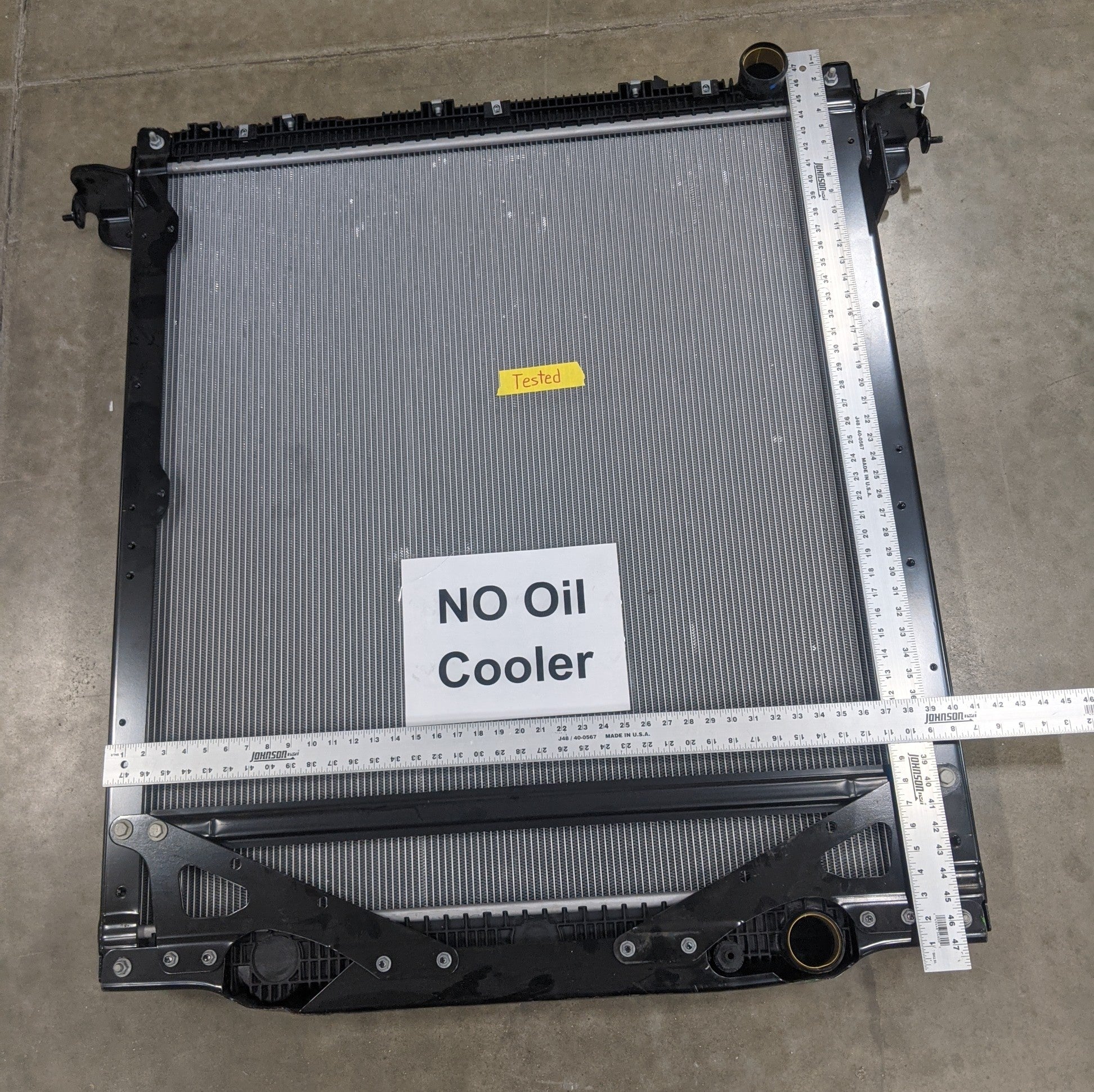 Damaged Freightliner 38¼ x 40 5/8" Housed Radiator Assy - P/N TXE 1004122A (8758698574140)