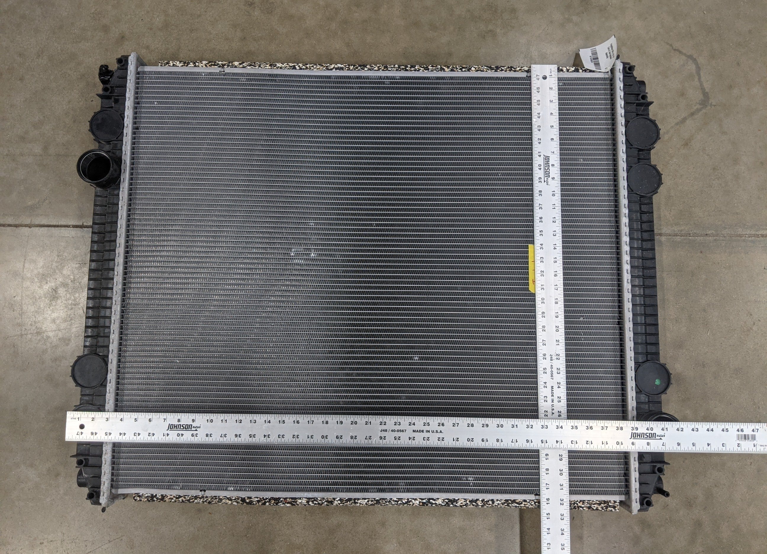 Freightliner 30½ x 35 7/8" Core & Tank Radiator Assembly - P/N B4763002 (8475761082684)