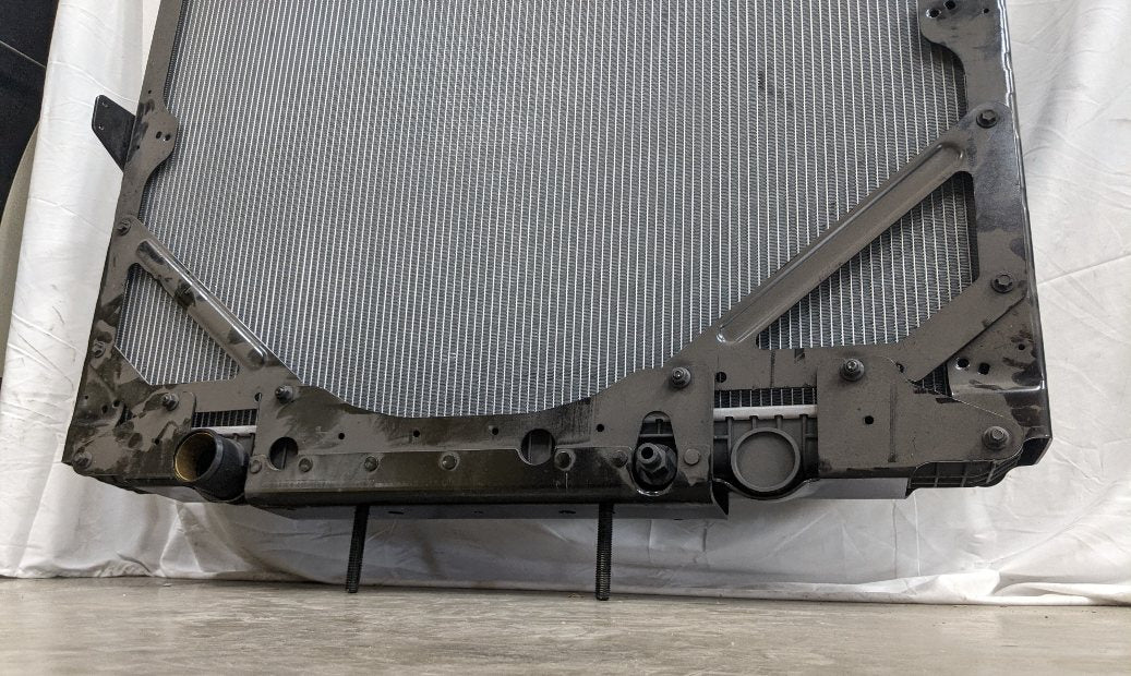 Freightliner / WST 41½" x 40¼" Radiator Assembly - P/N 3S0583640001 (8572769304892)