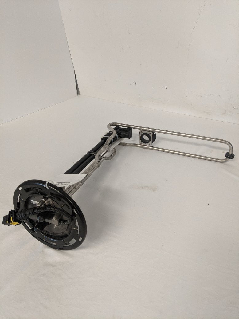 Freightliner 23 Gal DEF Tank P/N A04-35191-009 & Header P/N 04-31353-005 (8509169107260)
