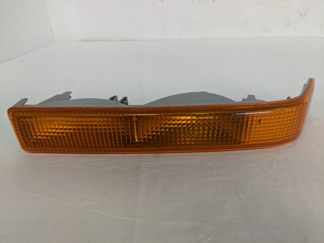 1998 GM Left Hand Front Parking and Turn Signal Lamp W/O Bulbs PN 15098269 (3939496394838)