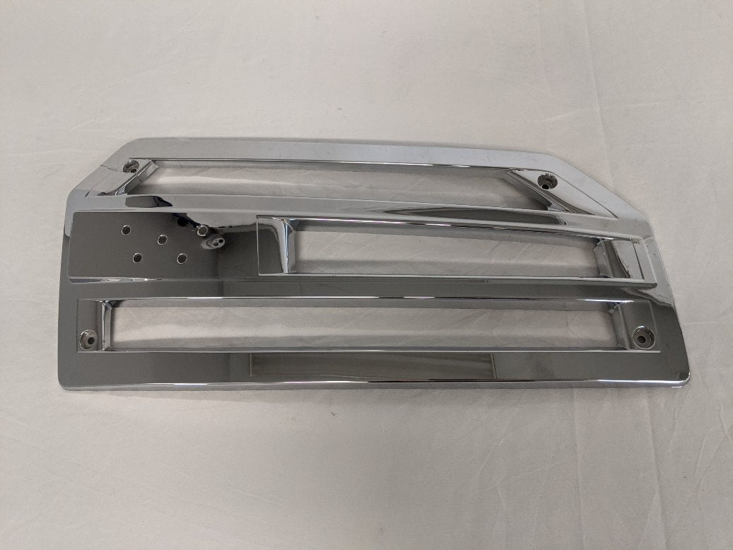 Damaged Western Star RH Air Intake Bezel/Hood Grille w/o Logo P/N 17-19332-001 (3939517726806)
