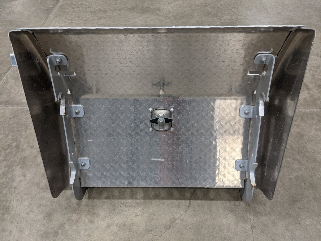 Used Freightliner LH Diamond Plate POL Battery Box Cover - P/N A06-88241-003 (8752331555132)