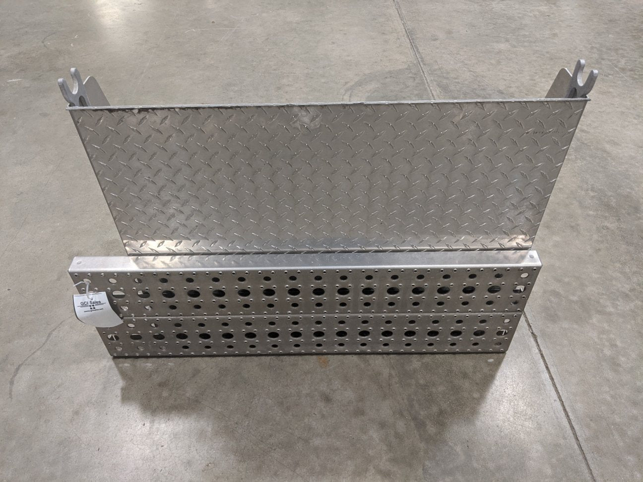 *Oxidized* LH 2 Extend Tread Dia. Plate Battery Box Cover - P/N A06-69208-018 (8752799482172)
