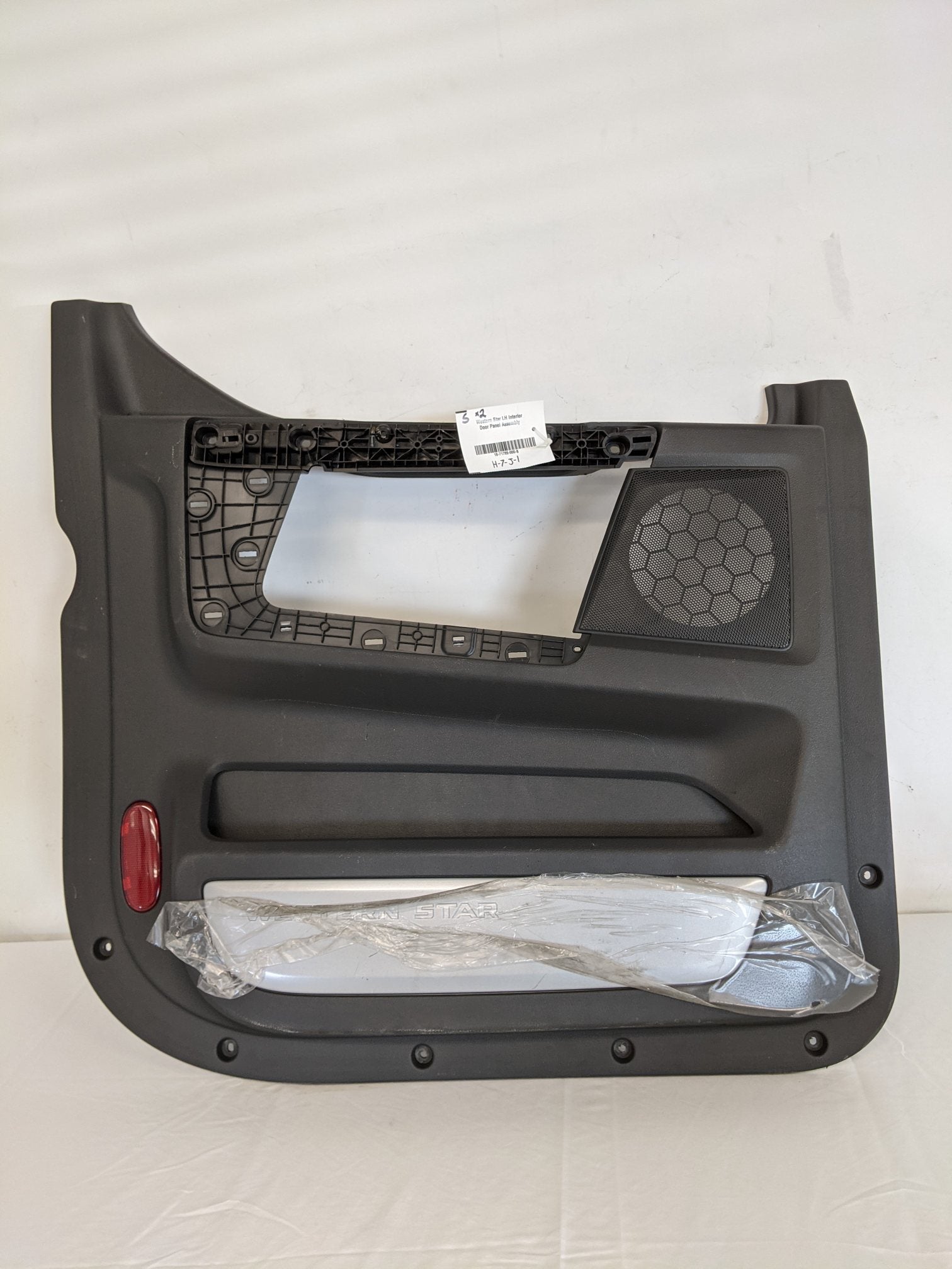 Western Star LH Interior Door Panel Assembly - P/N 18-71789-000