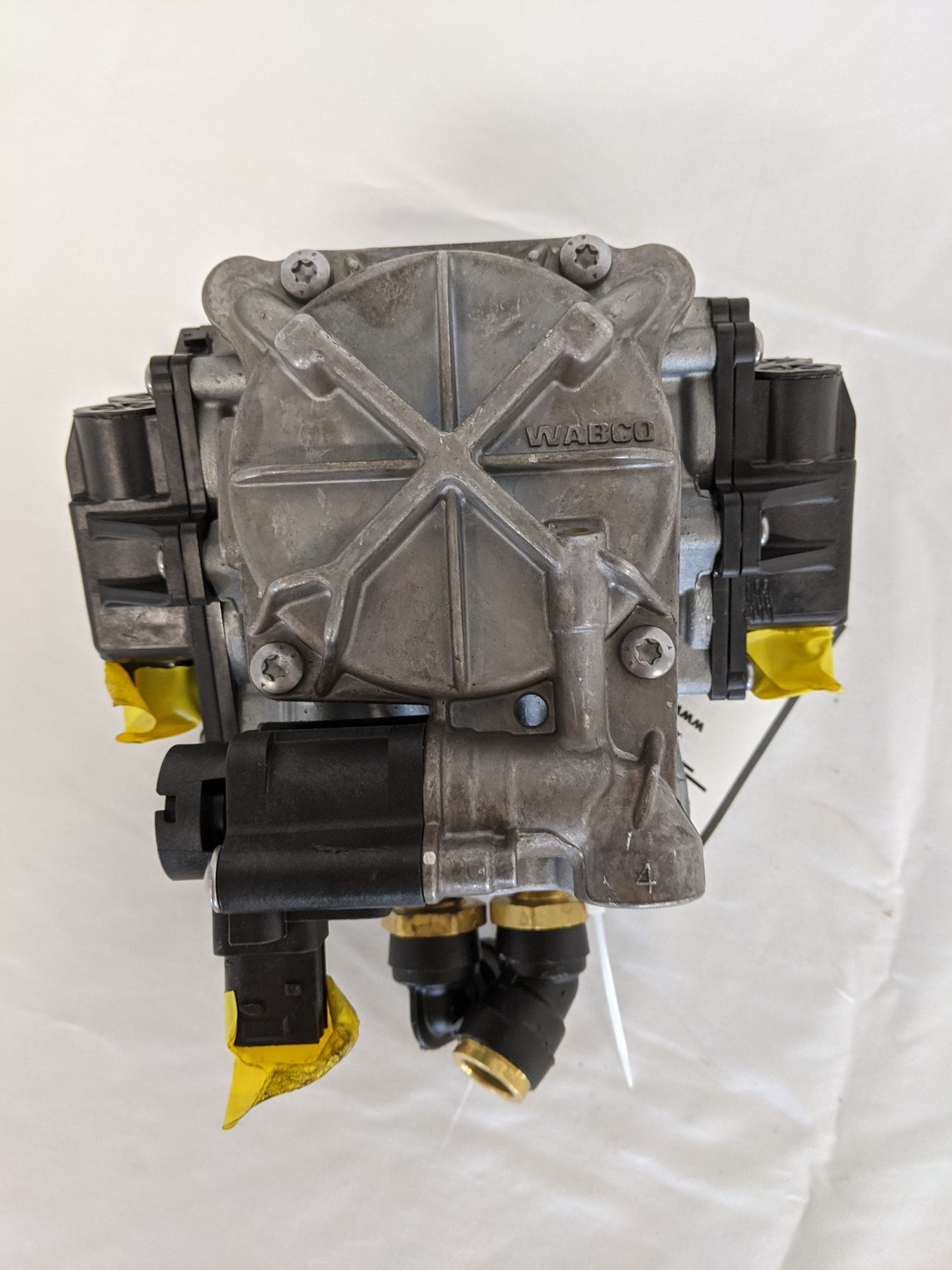 Damaged Wabco 6 Port ABS Combo Modulator Valve - P/N 9760001050 (8758734356796)