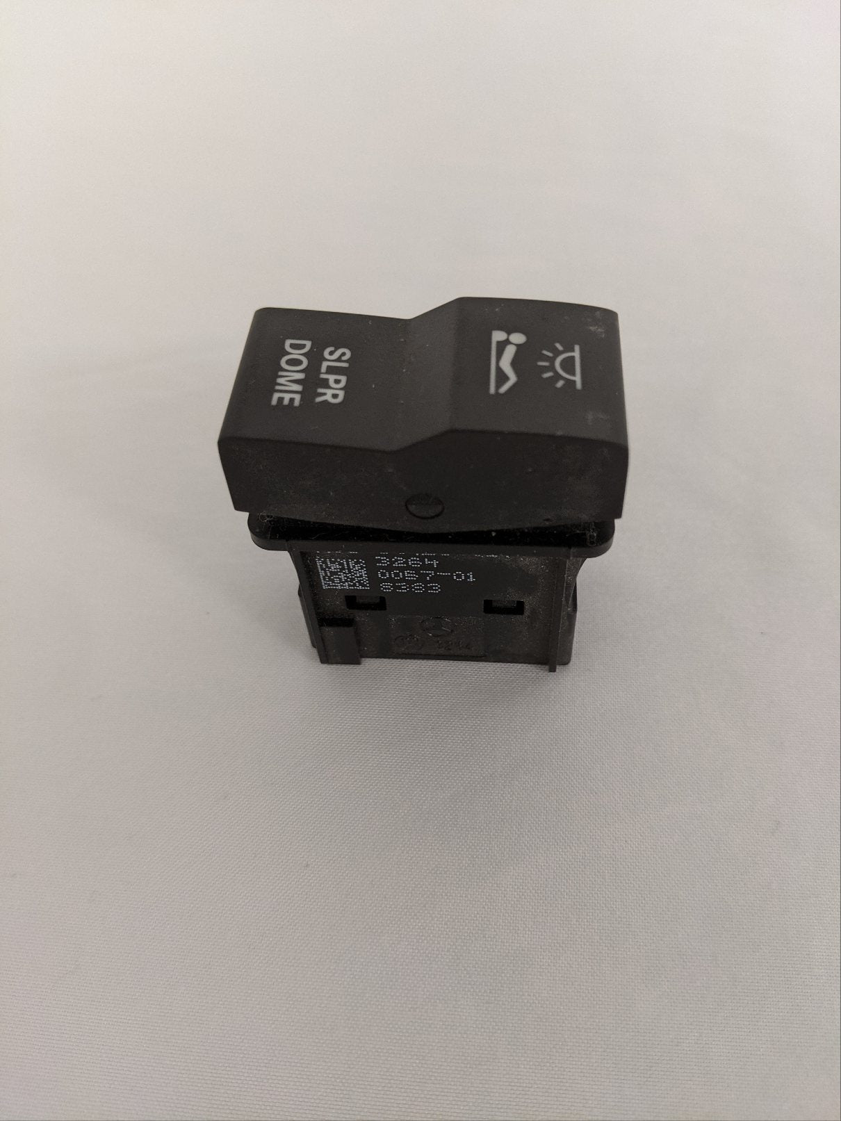 Freightliner Sleeper Dome Dash Switch - P/N A06-90128-057 (6574030061654)