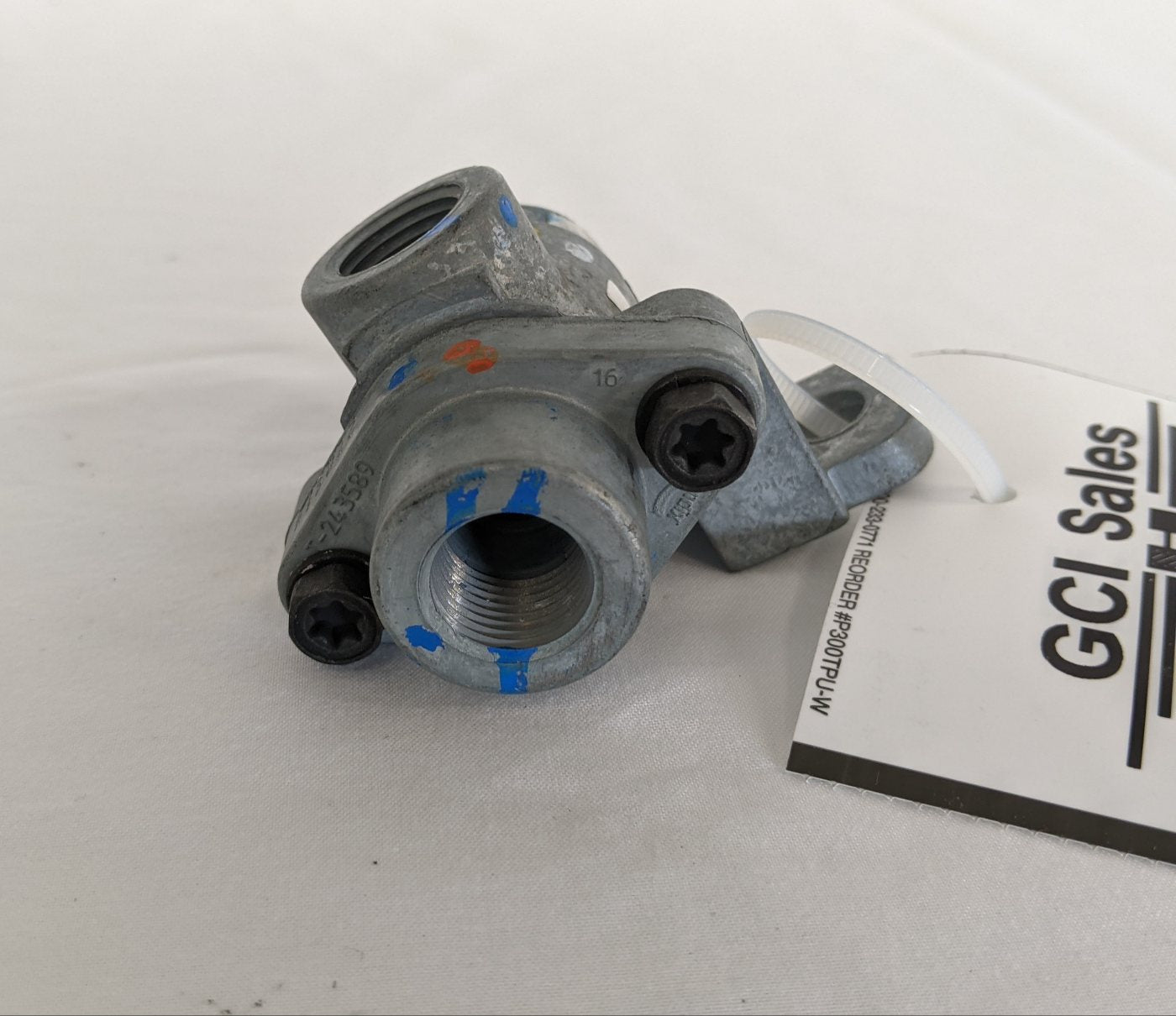 Bendix Air Brake Double Check or Transfer Valve - P/N: 278614 (9053063610684)