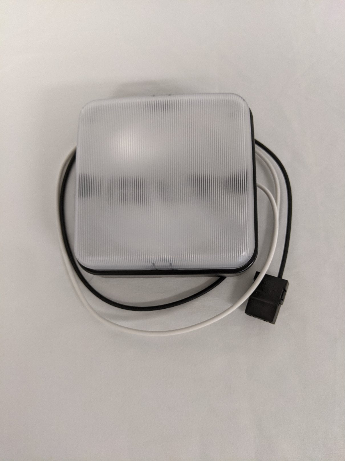 Grakon/Freightliner Dome Light w/ Switch (LH) - PN A22-47359-000, GNI 2020 000 (3966721818710)
