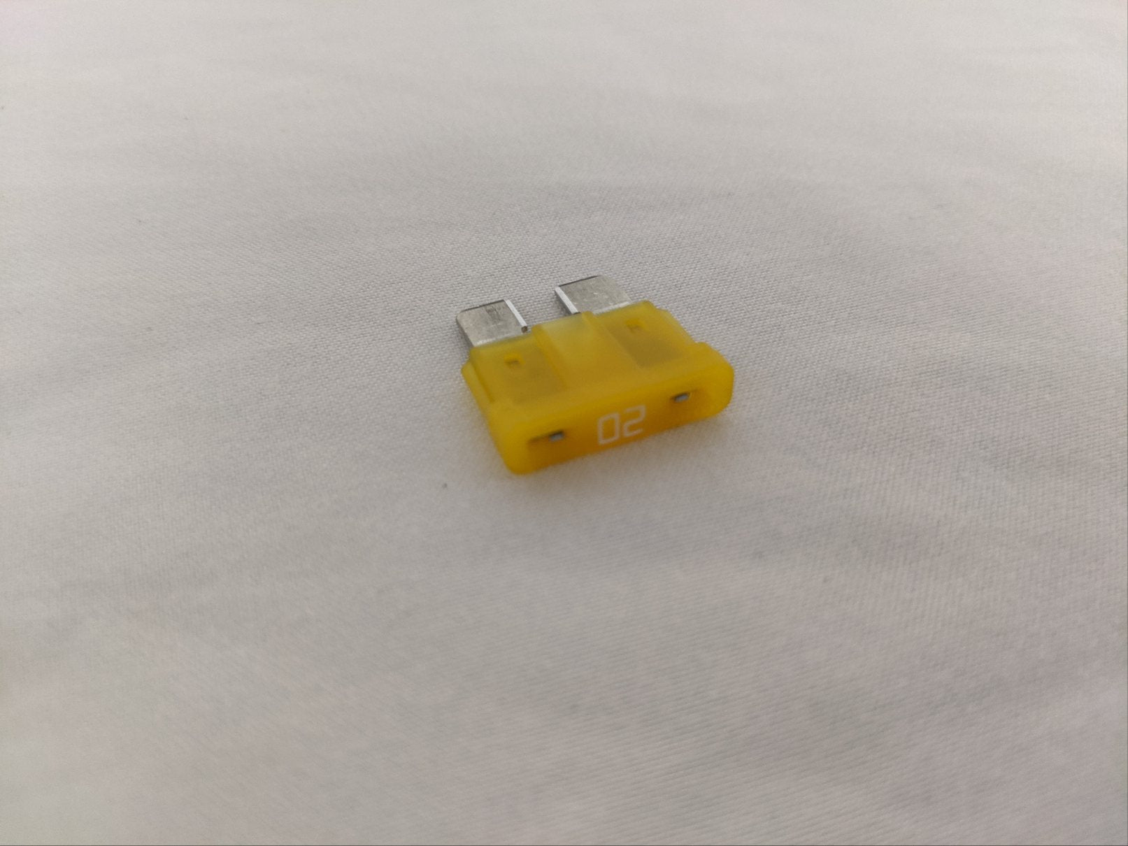 *Lot Of 100* Littelfuse Yellow 20A, 32VDC ATOF Series Fuse - P/N 23-12538-020 (8800289587516)