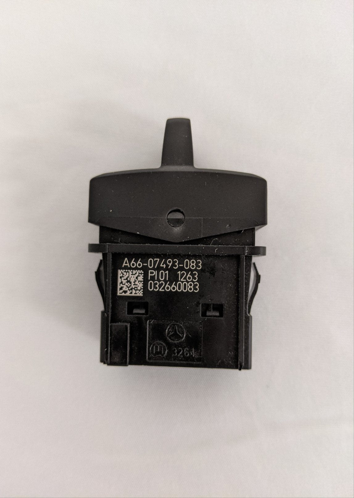 Rear Axle 4X2 MSF Driver Control Diff Lock Rocker Switch - P/N A66-07493-083 (8826449723708)