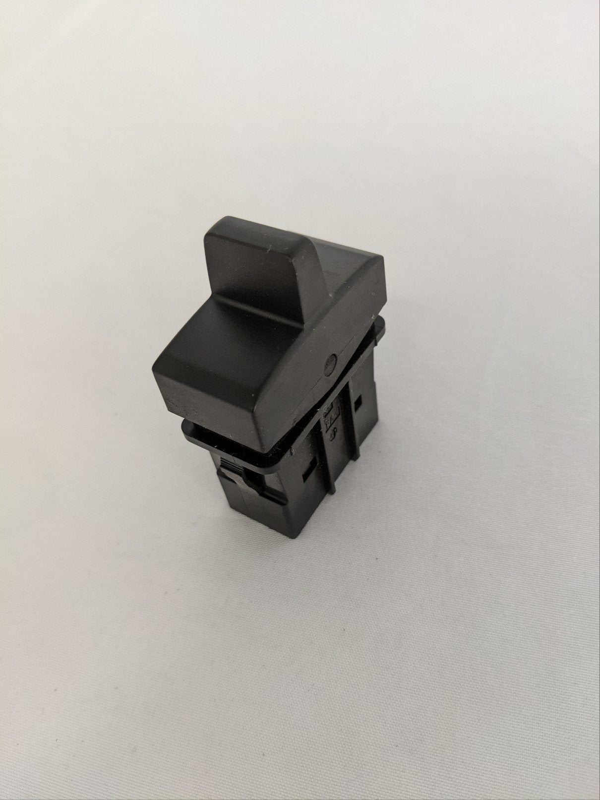 Freightliner Blank MOM/ MOM - 04 MSF Rocker Switch - P/N A66-07493-057 (8829278552380)