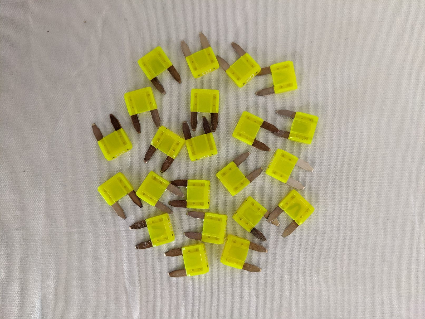 *Lot Of 22* 20 AMP Mini Electrical Cartridge Fuse - P/N 23-12537-020 (8847279456572)