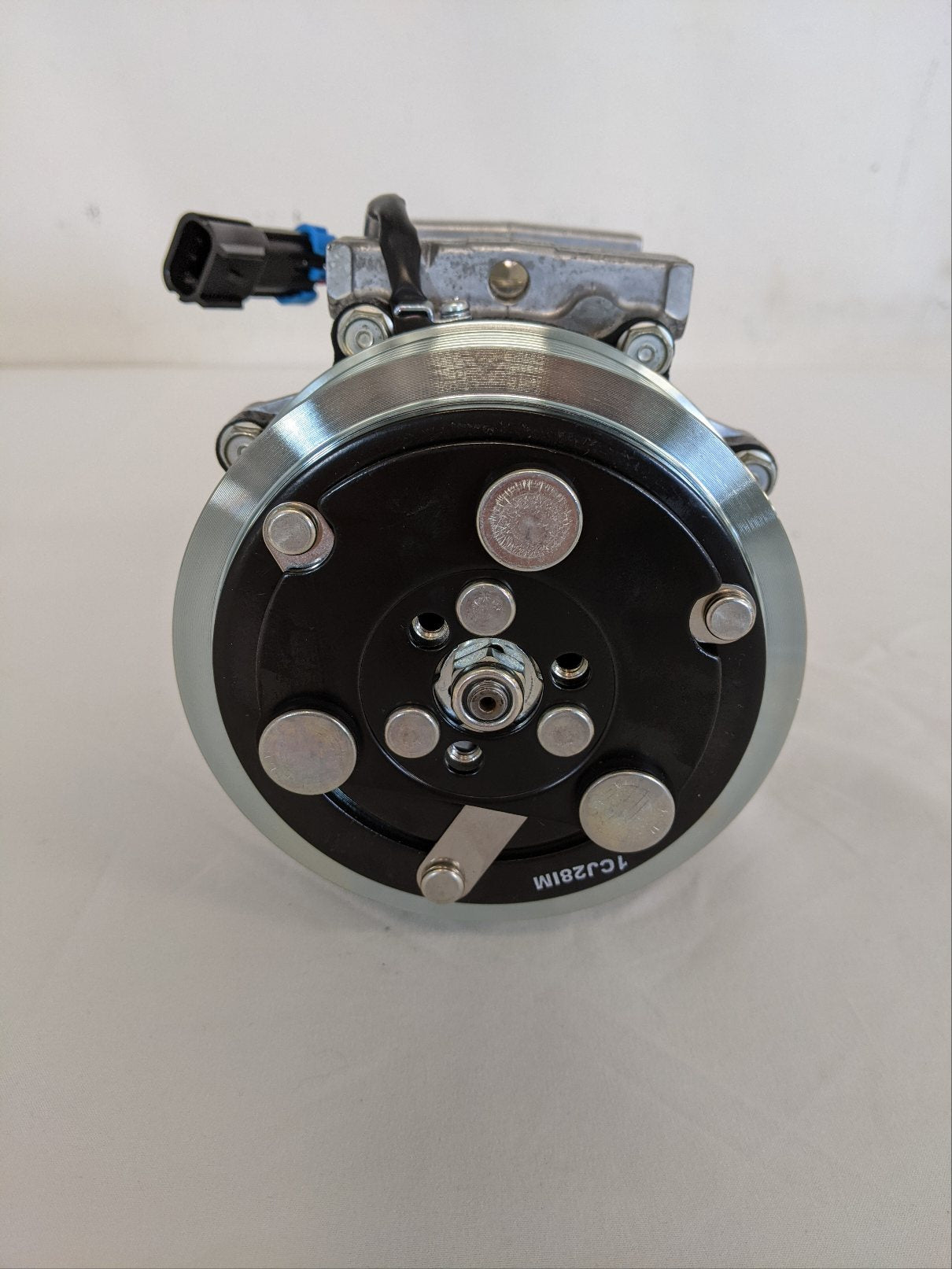 Freightliner Air Conditioning Refrigerant Compressor - P/N SKI4417 (8885752856892)