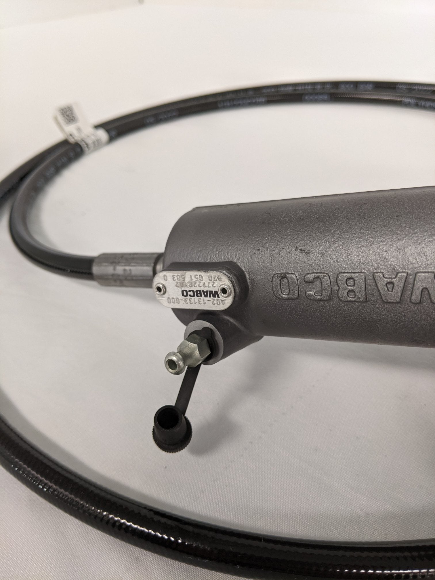 Wabco Clutch Control Slave Cylinder & Hose - P/N A02-13133-000 (4859698053206)