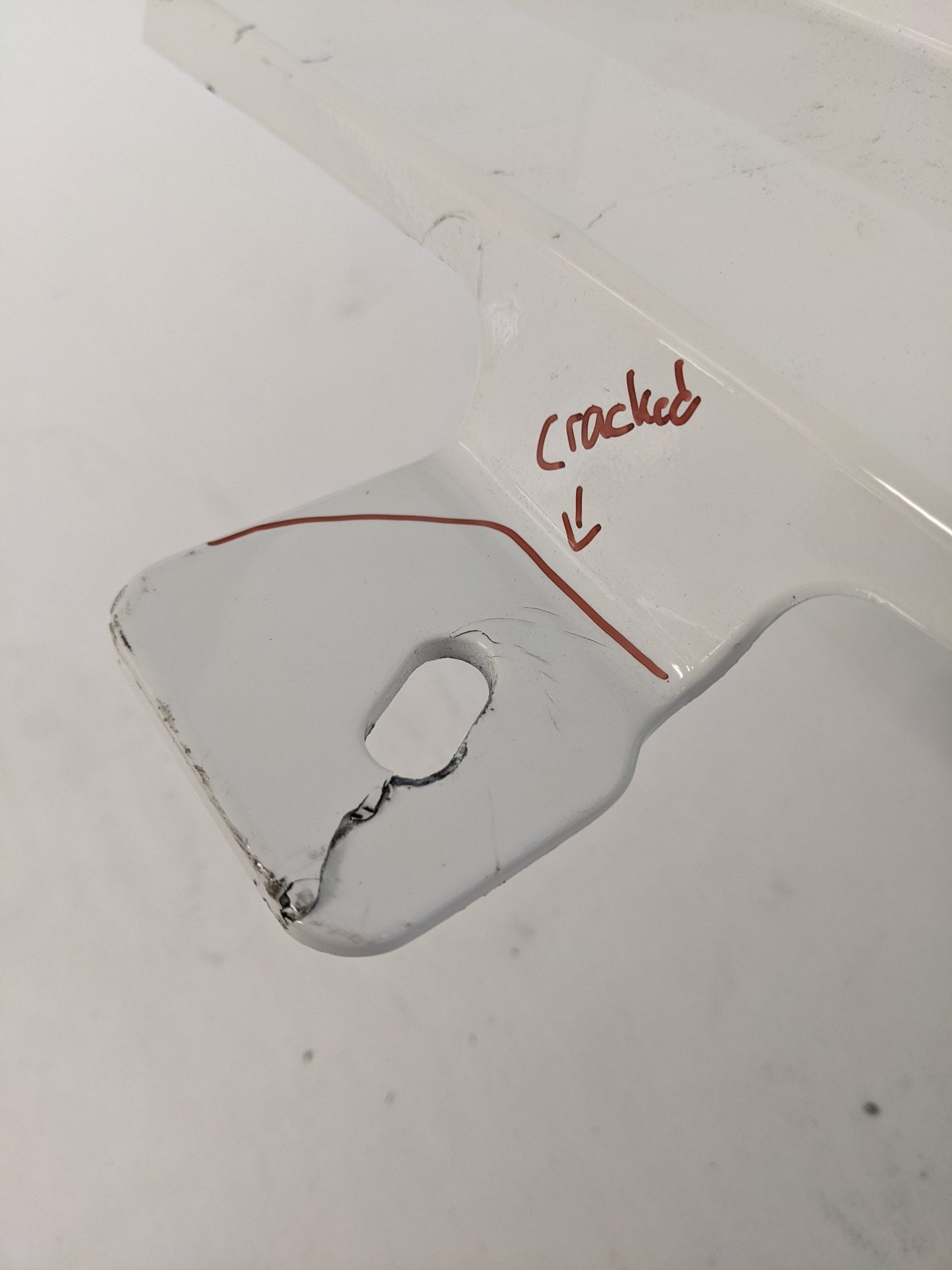 Damaged Western Star 47X SBA RH Side Cowl Panel - P/N 18-72418-005 (8973096812860)