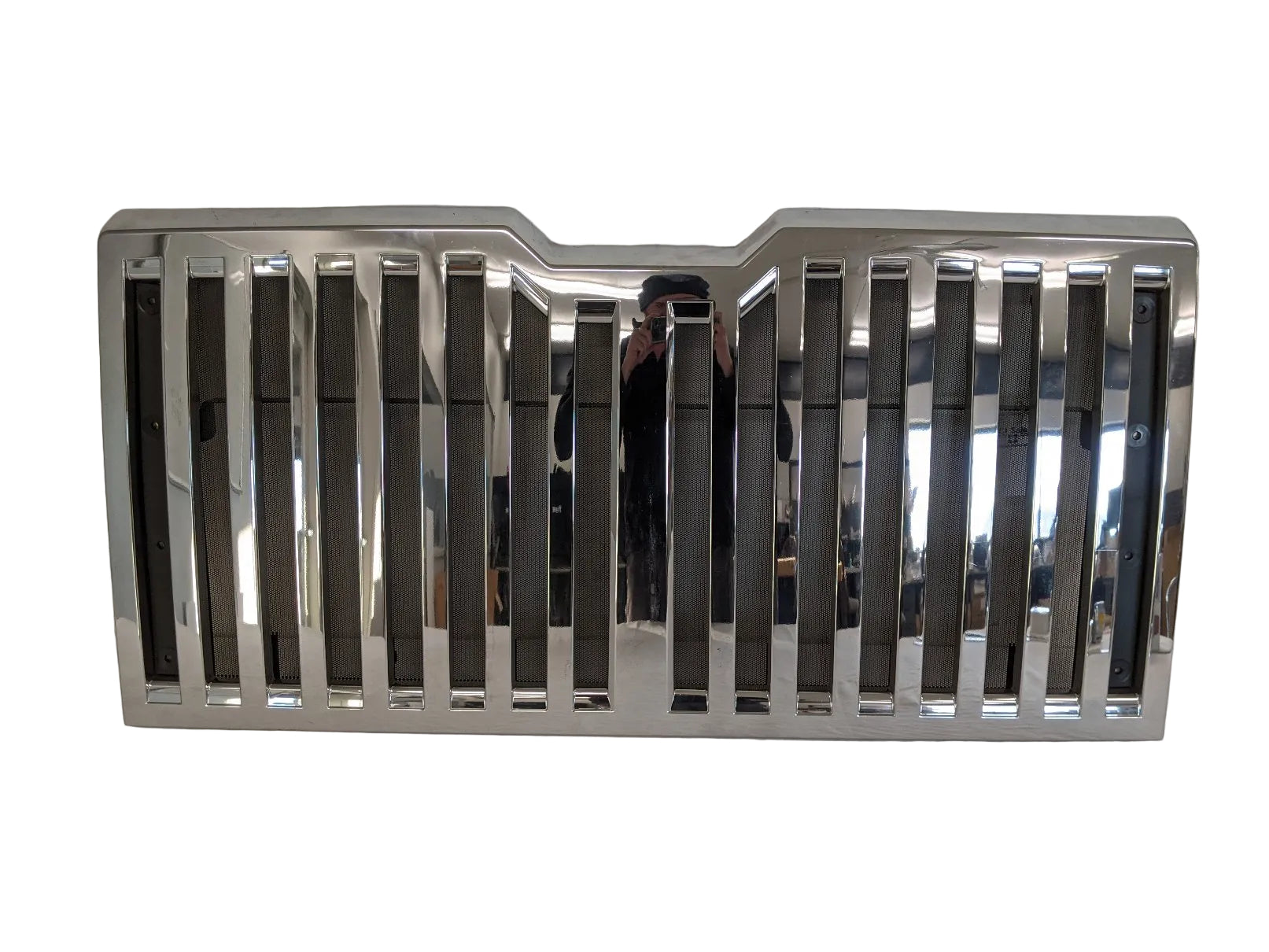 Scratched Western Star 4700 FFE Radiator Mounted Grille - P/N A17-19577-002 (9004514935100)