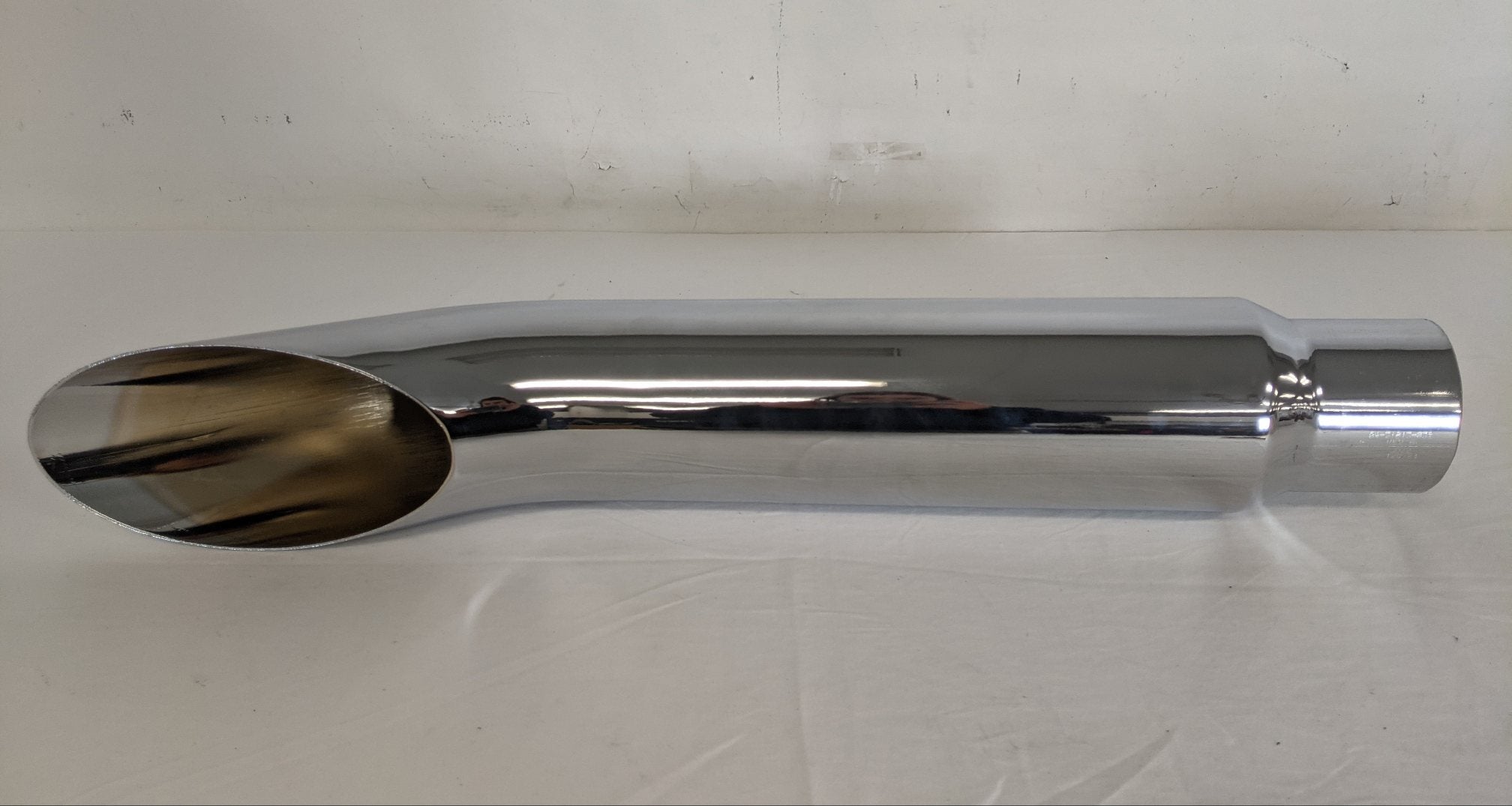 Freightliner 32" 30° Curved 4" to 5" Polished Exhaust Pipe - P/N 04-31813-032 (6823660060758)
