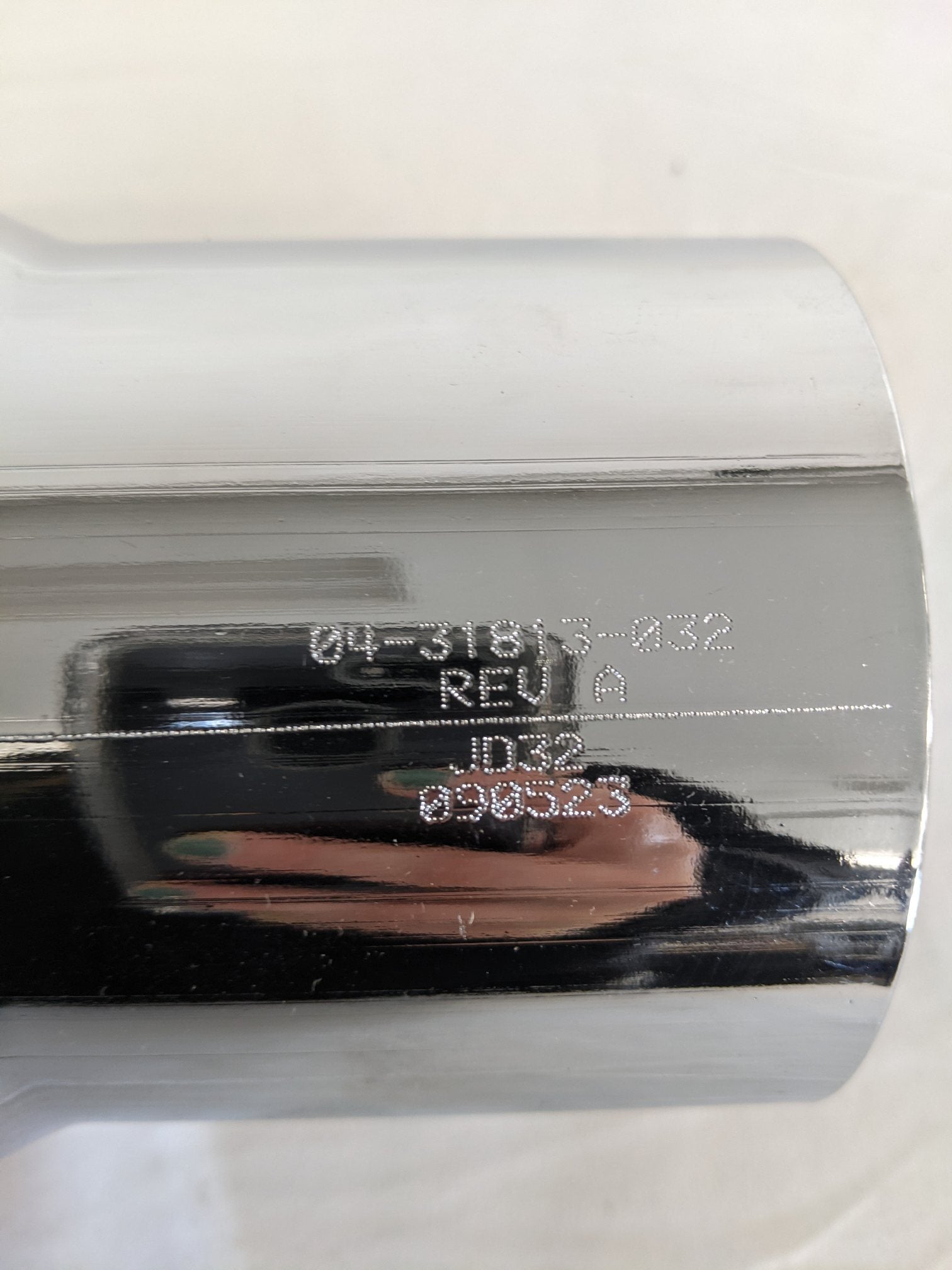 Damaged 32" 30° Curved 4" to 5" Polished Exhaust Pipe - P/N 04-31813-032 (9091708748092)