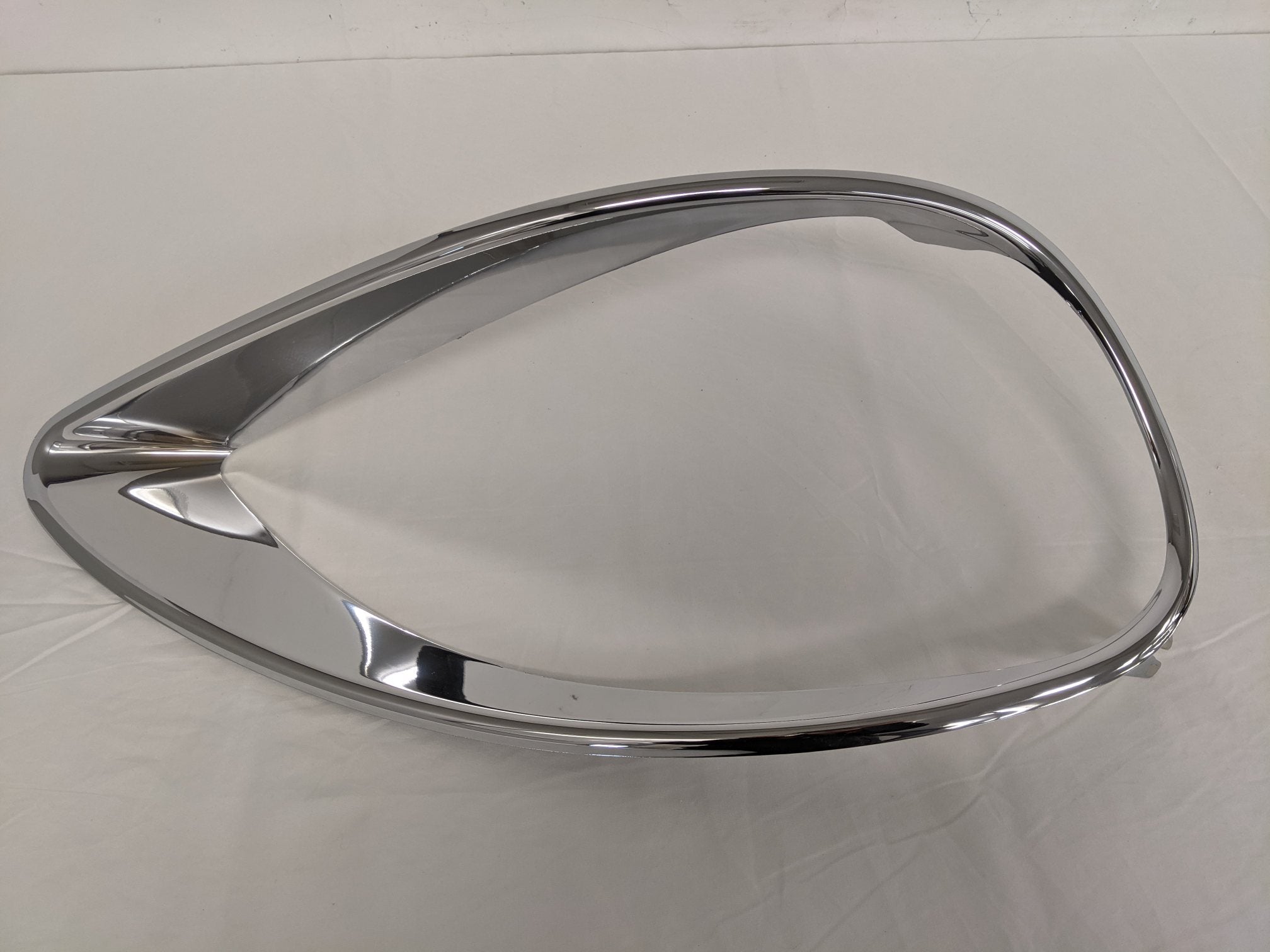 Freightliner Columbia RH Headlamp Bezel - P/N 06-32242-003 (6547532480598)