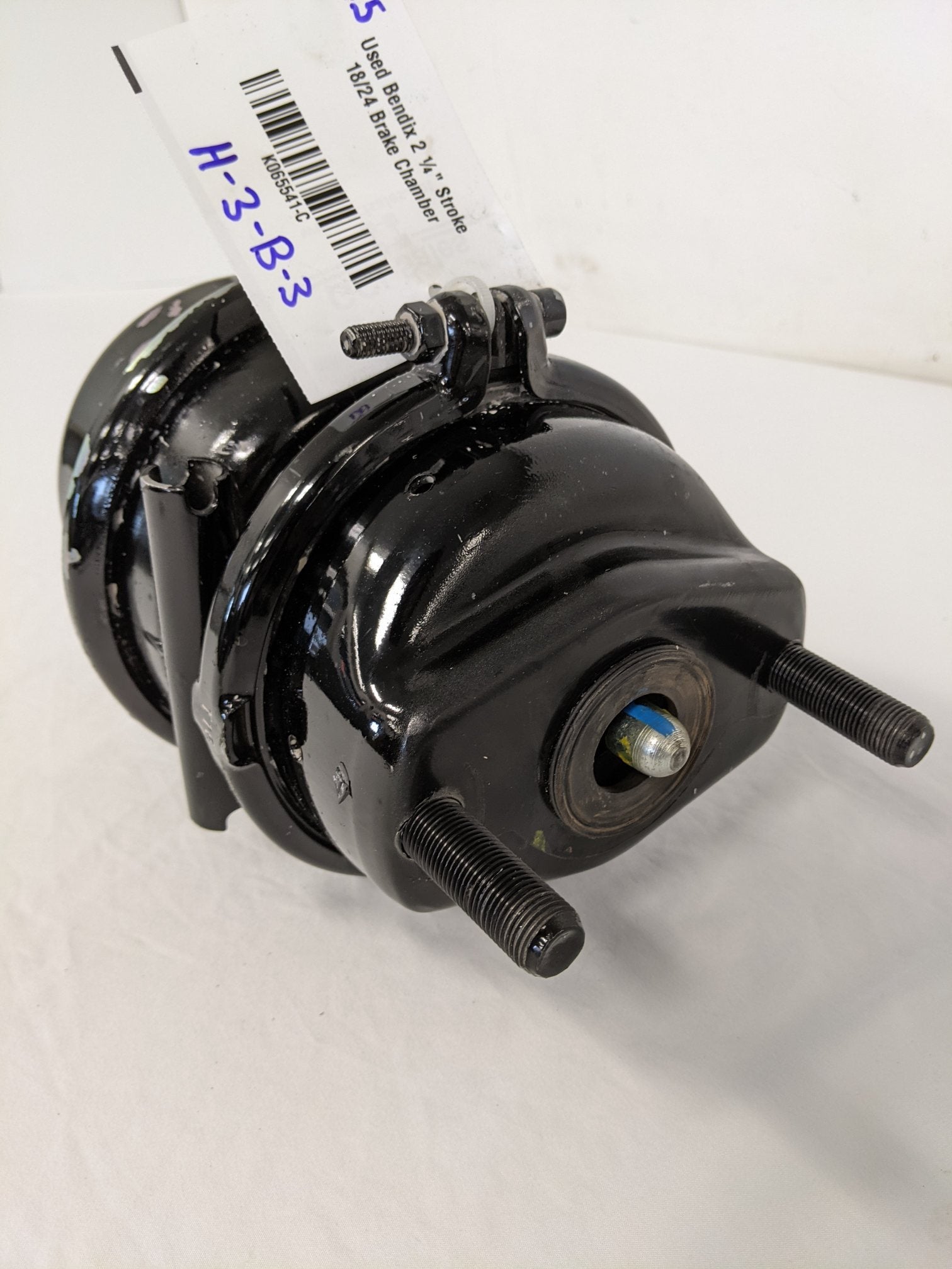 Used Bendix 18/24 2¼" Stroke ADB Brake Chamber - P/N K065541 (4633894256726)