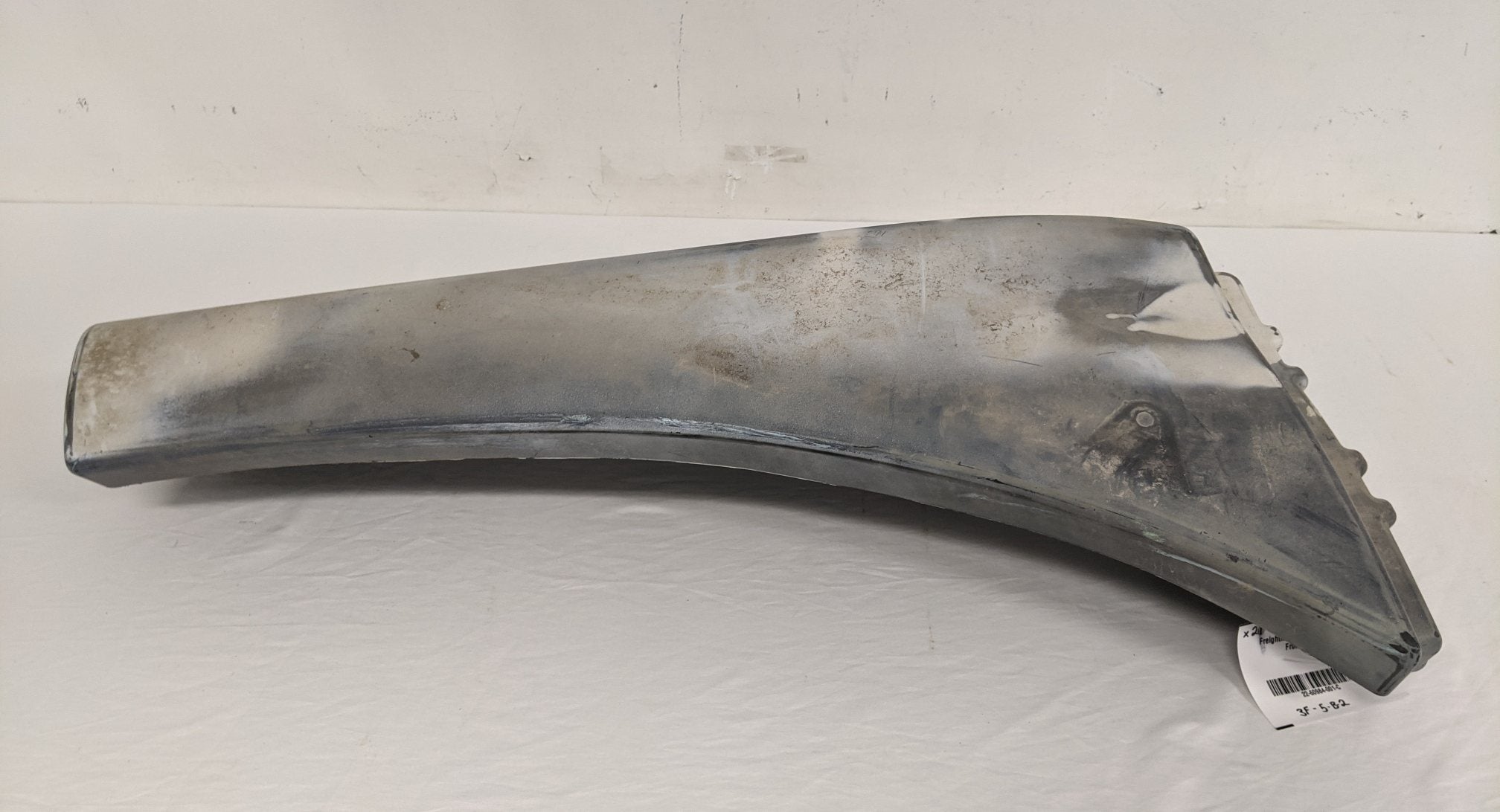 Used Freightliner Cascadia P3 125 RH Front Fender - P/N 22-60984-001 (9097719415100)