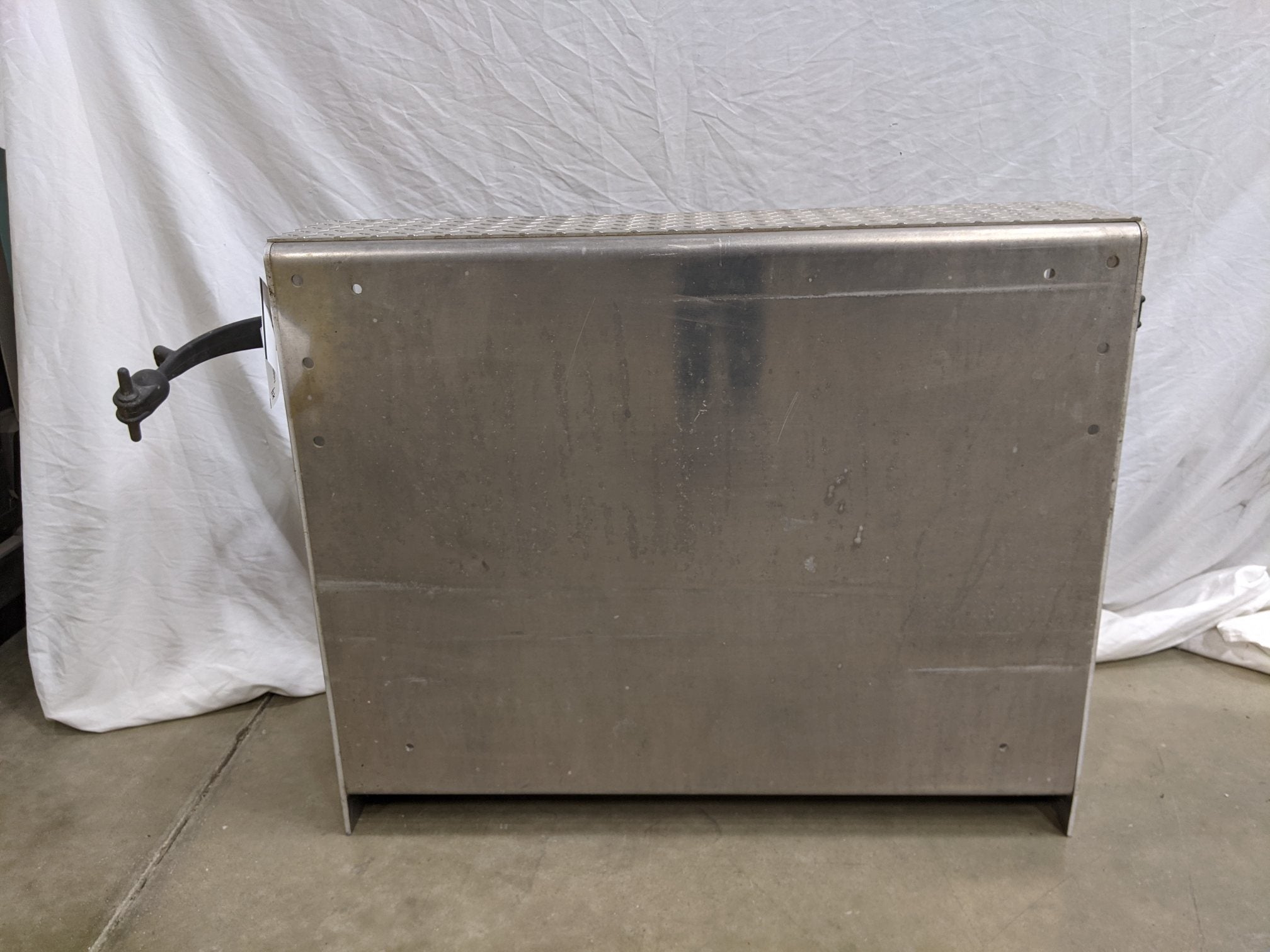 Freightliner 31" Tool Box Bottom w/o Step - P/N A06-18172-000 (9097374335292)