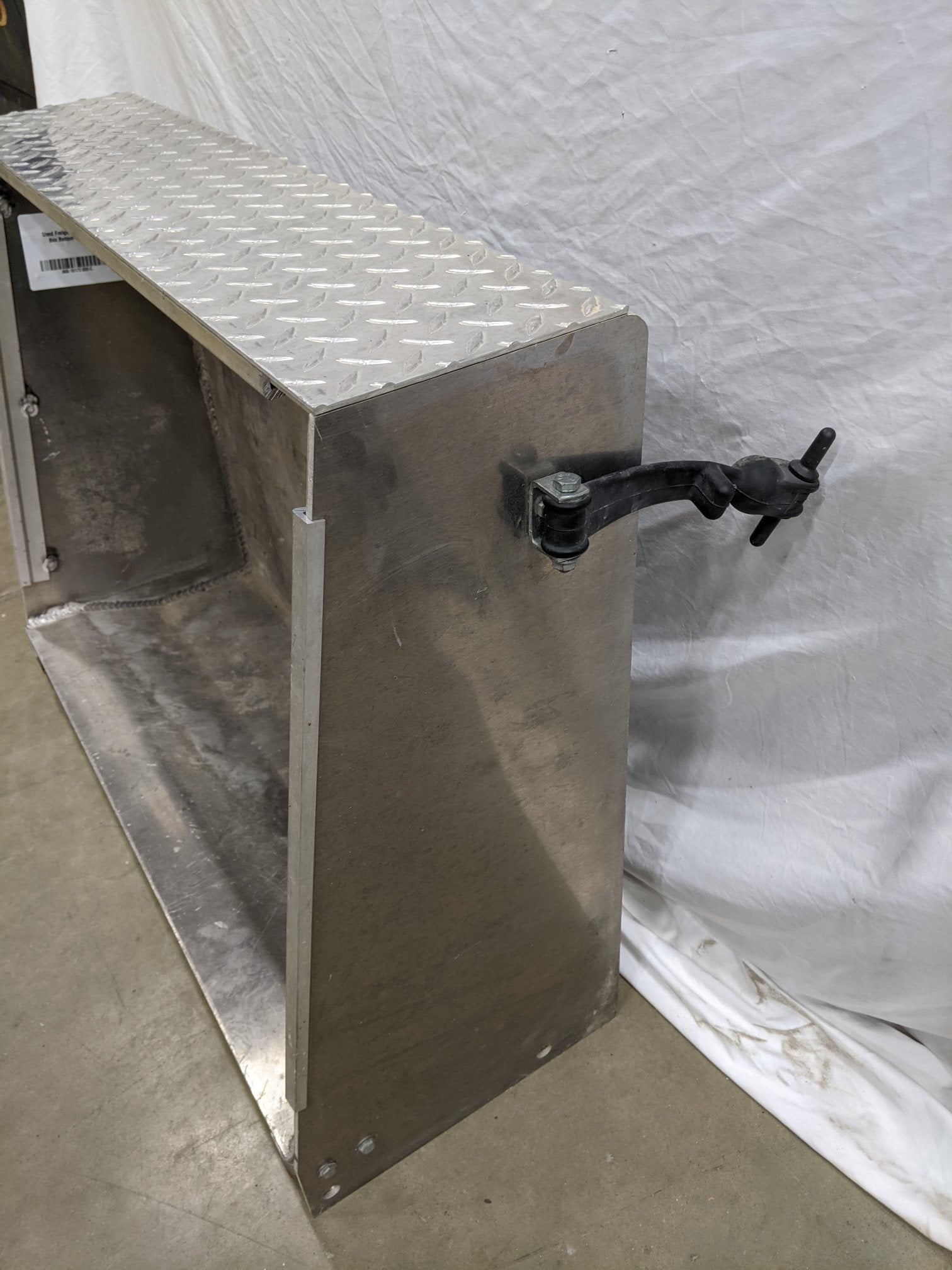 Used Freightliner 31" Tool Box Bottom w/o Step - P/N A06-18172-000 (9097373614396)