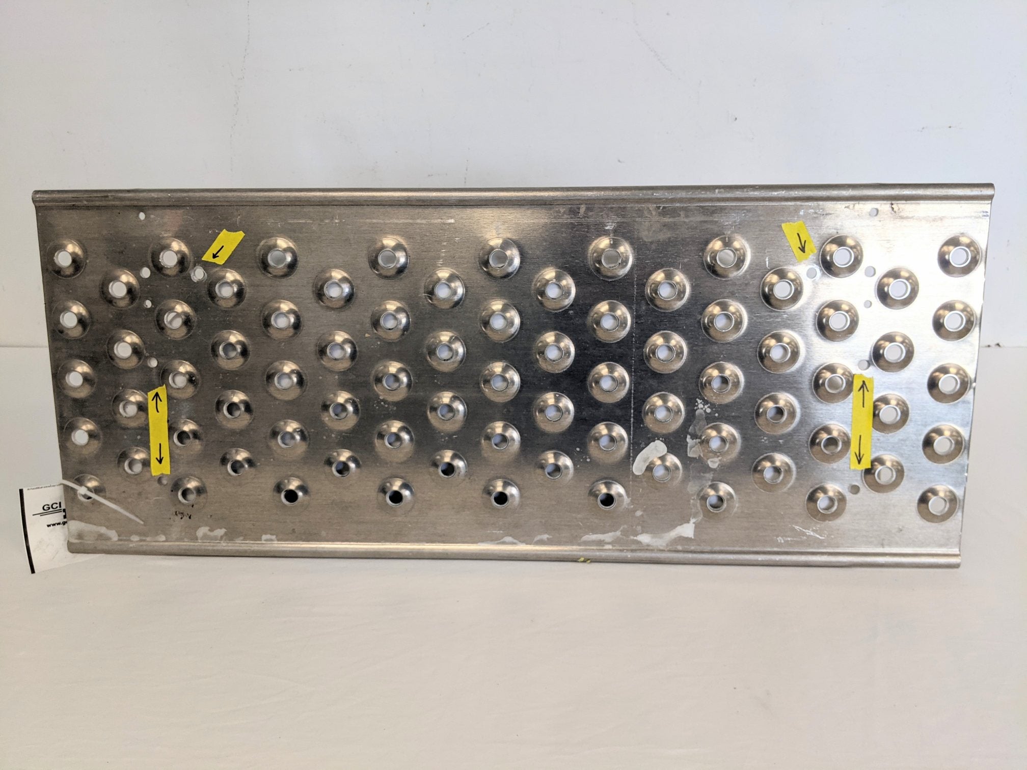 Used Freightliner 33 ½" x 13 ¾" One Piece Deck Plate - P/N 22-69103-000 (9106739659068)