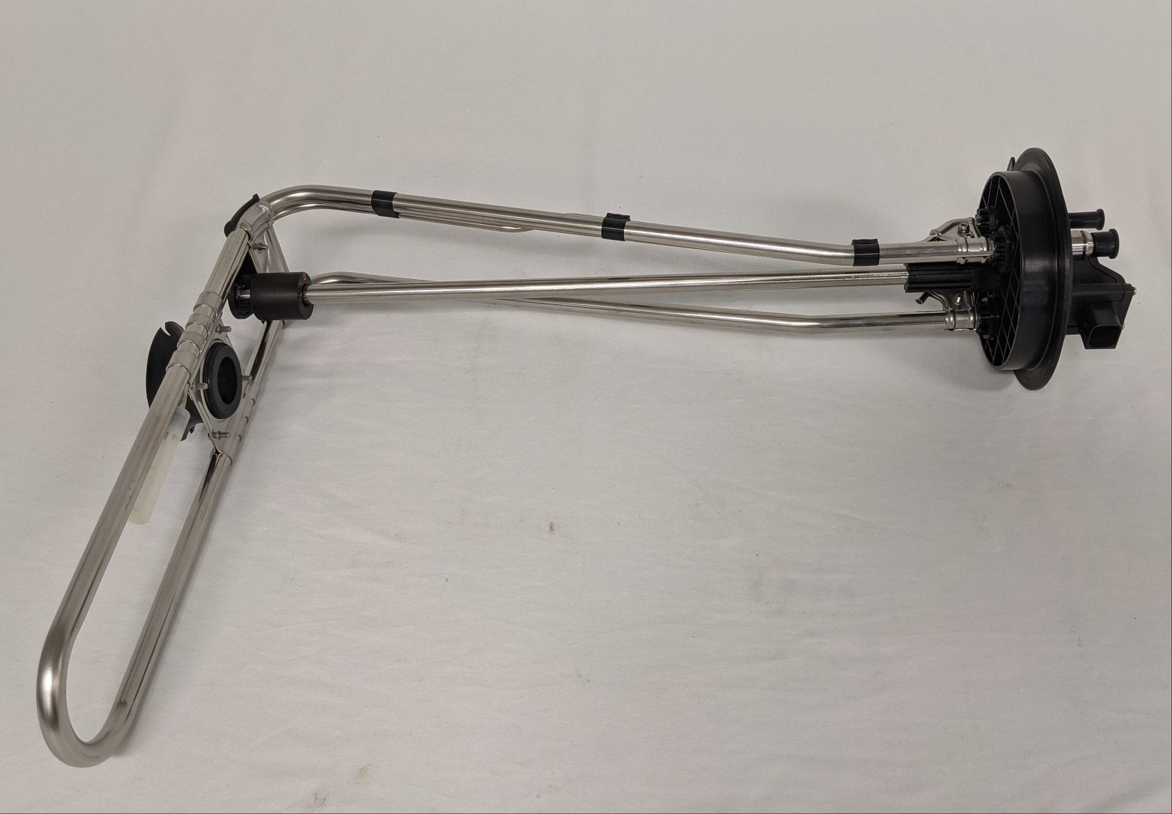 Mercedes-Benz Detroit No Valve Analog DEF Tank Header - P/N 04-33656-000 (9153073086780)