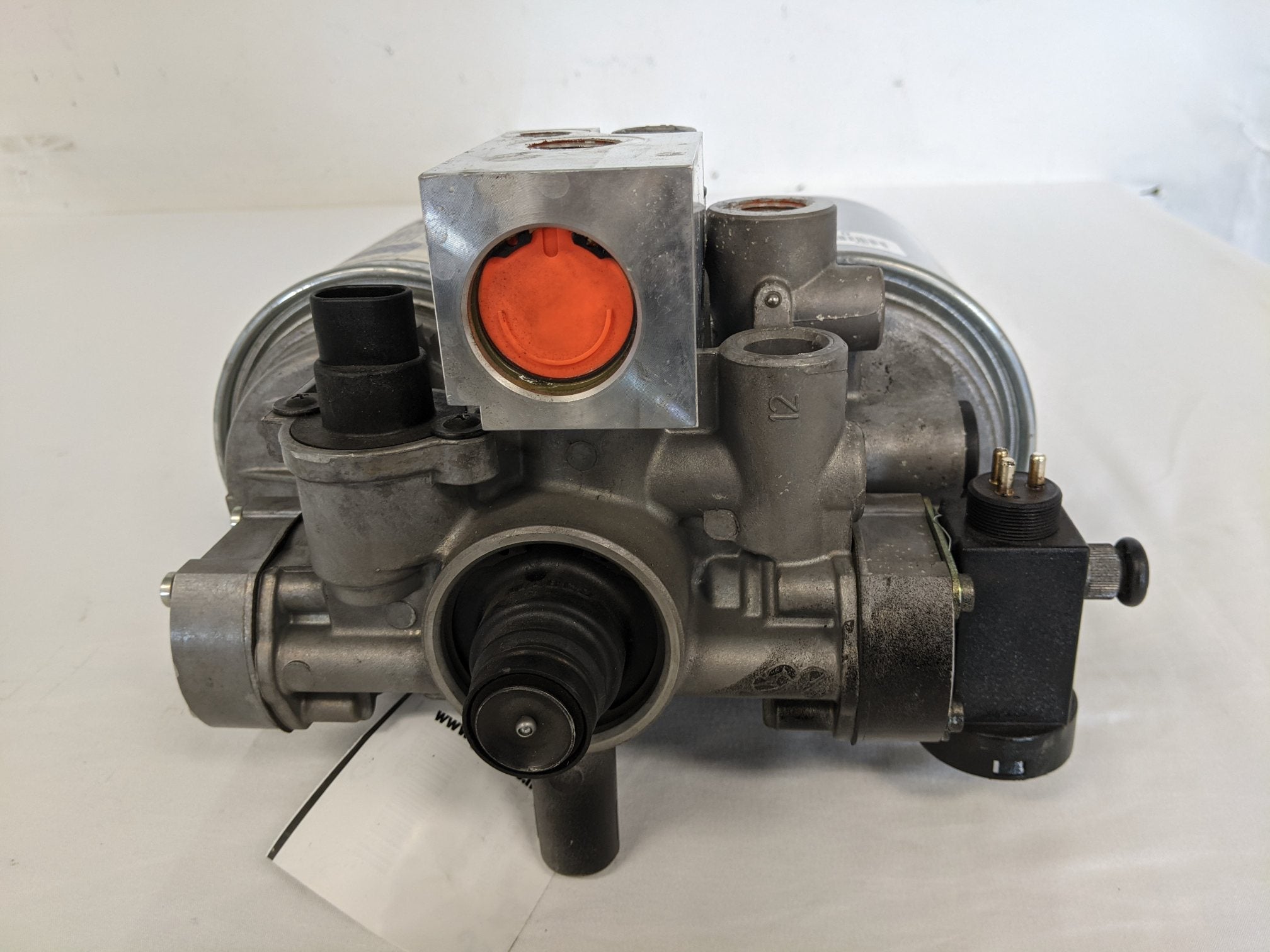 Used Western Star 57X Wabco 12V, 21CFM, TCV Twin Air Dryer - P/N 432 433 048 0 (9152891552060)