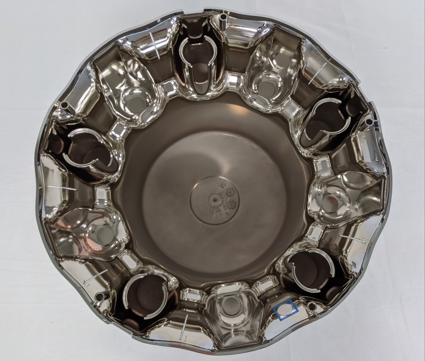 Newmar 13.75" Rear Wheel Cover Hubcap Kit - P/N A22-78645-000 (9155597238588)