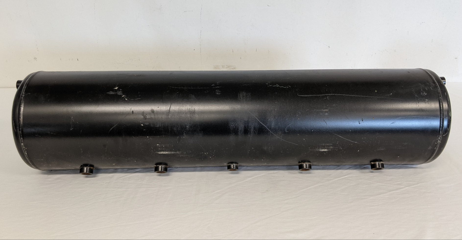洋書 WET WINGS & DROP TANKS 3 Quart HDPE Windshield Washer Tank assembly with 12 Volt