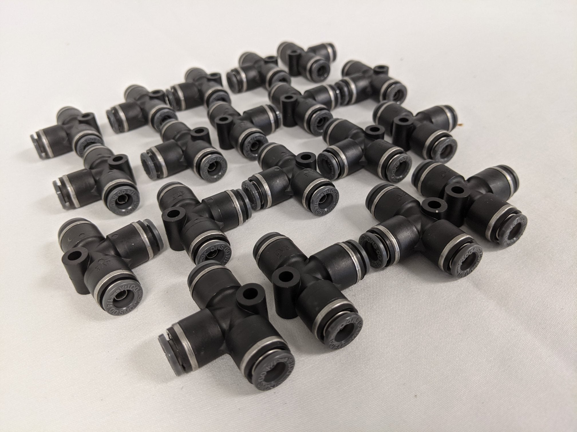 *Pk of 19* 1/4" SMC QC Union Tee Pipe - P/N KV2T07-00 (9191108116796)