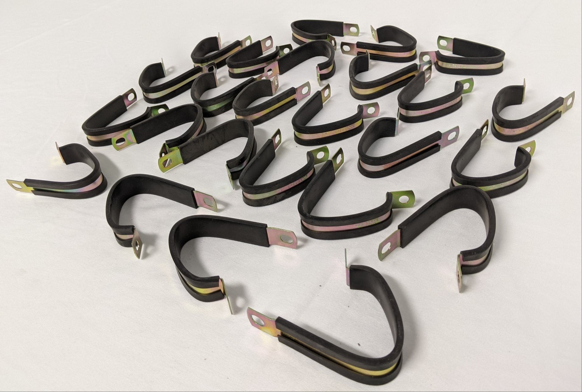 *Lot of 25* Umpco Multi Loop ¾" x 3 Lines Cushion Loop Clamp - P/N S465G12-3 (9197995327804)